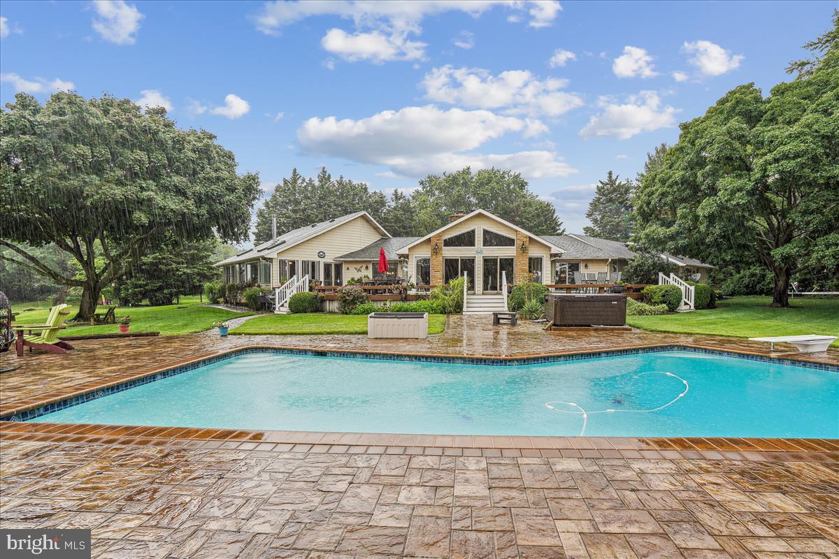 GOVERNOR GRASON MANOR - Residential