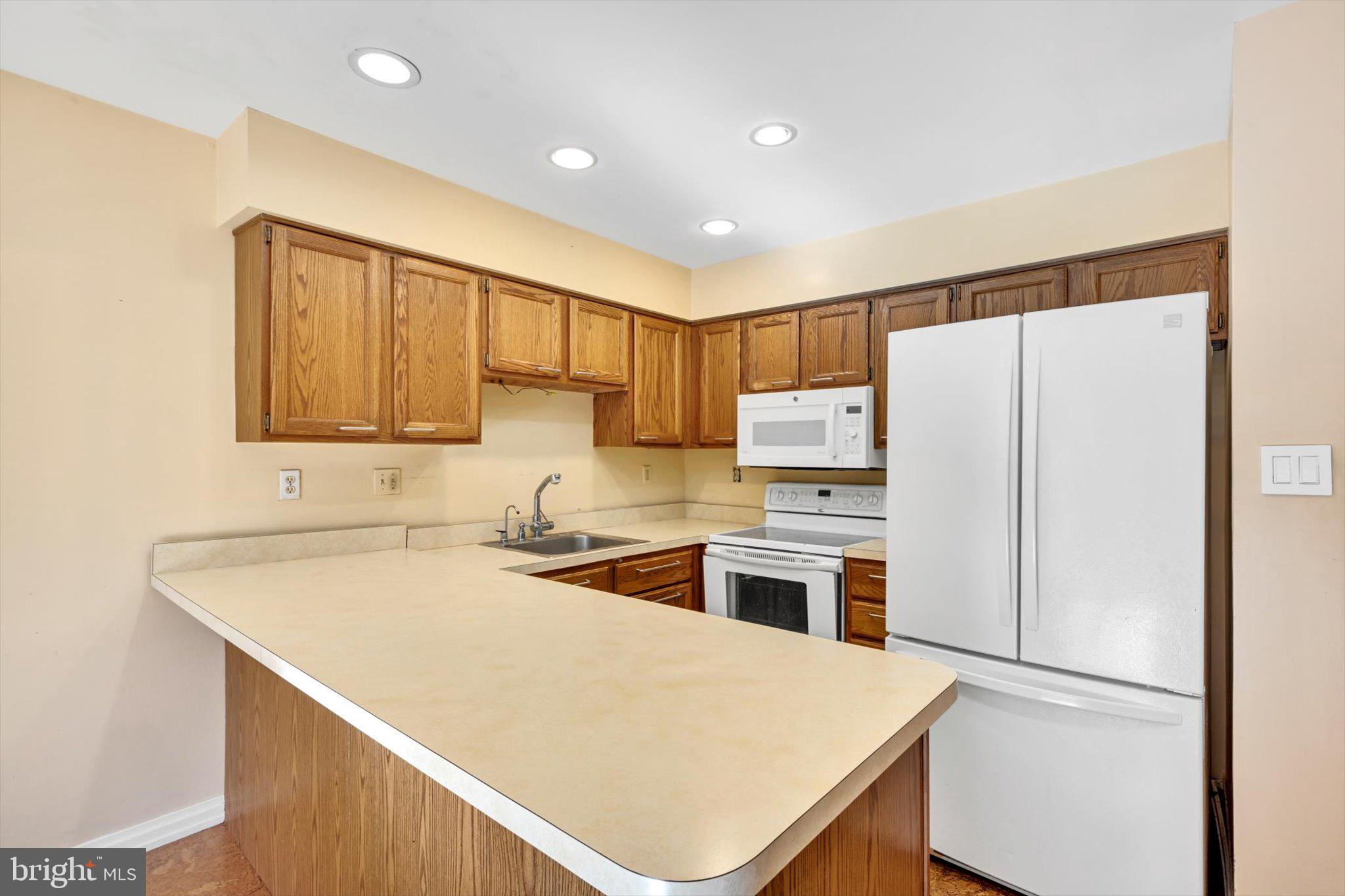 WALNUT HILL - Residential