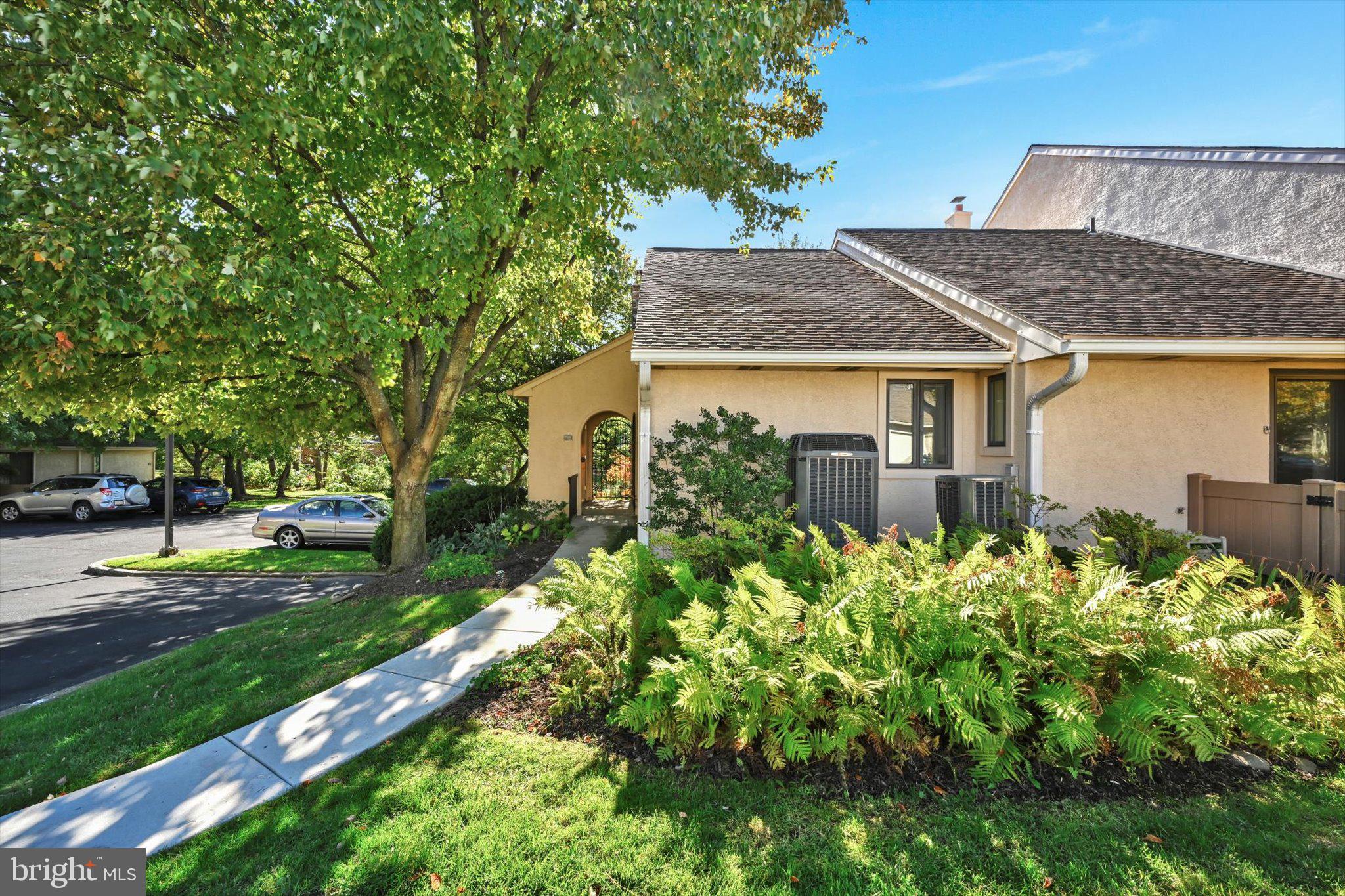 WALNUT HILL - Residential