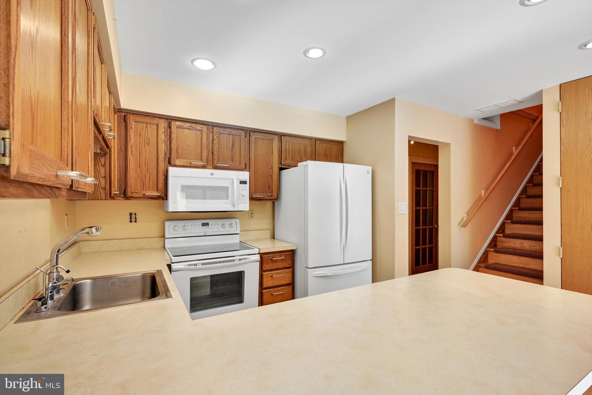 WALNUT HILL - Residential