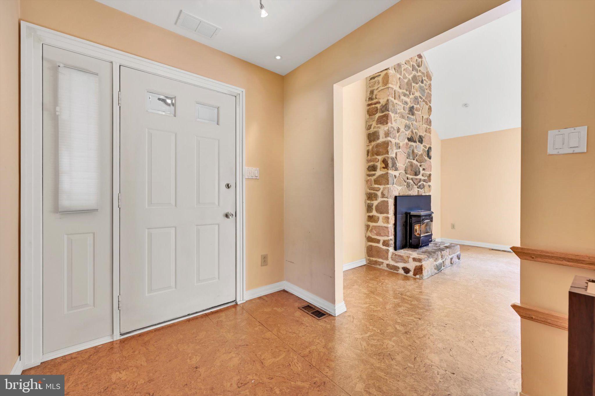 WALNUT HILL - Residential