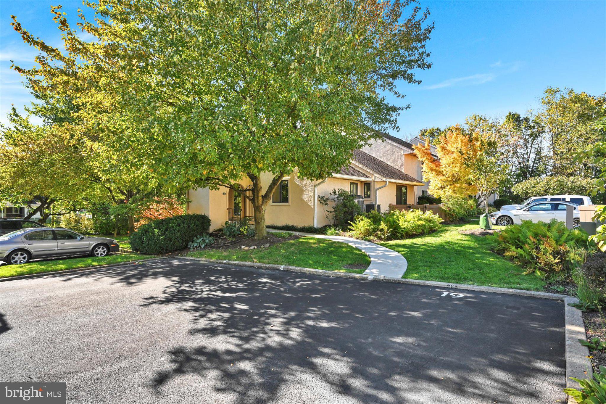 WALNUT HILL - Residential
