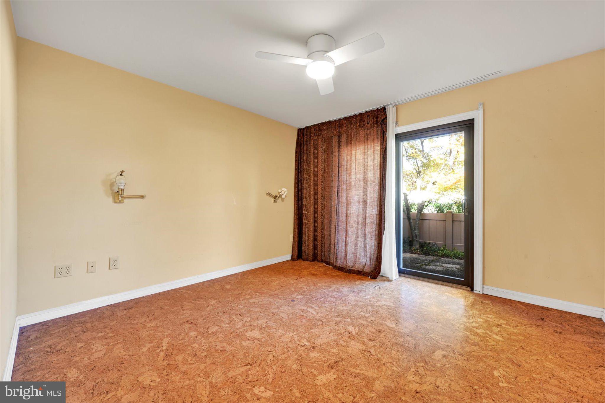WALNUT HILL - Residential