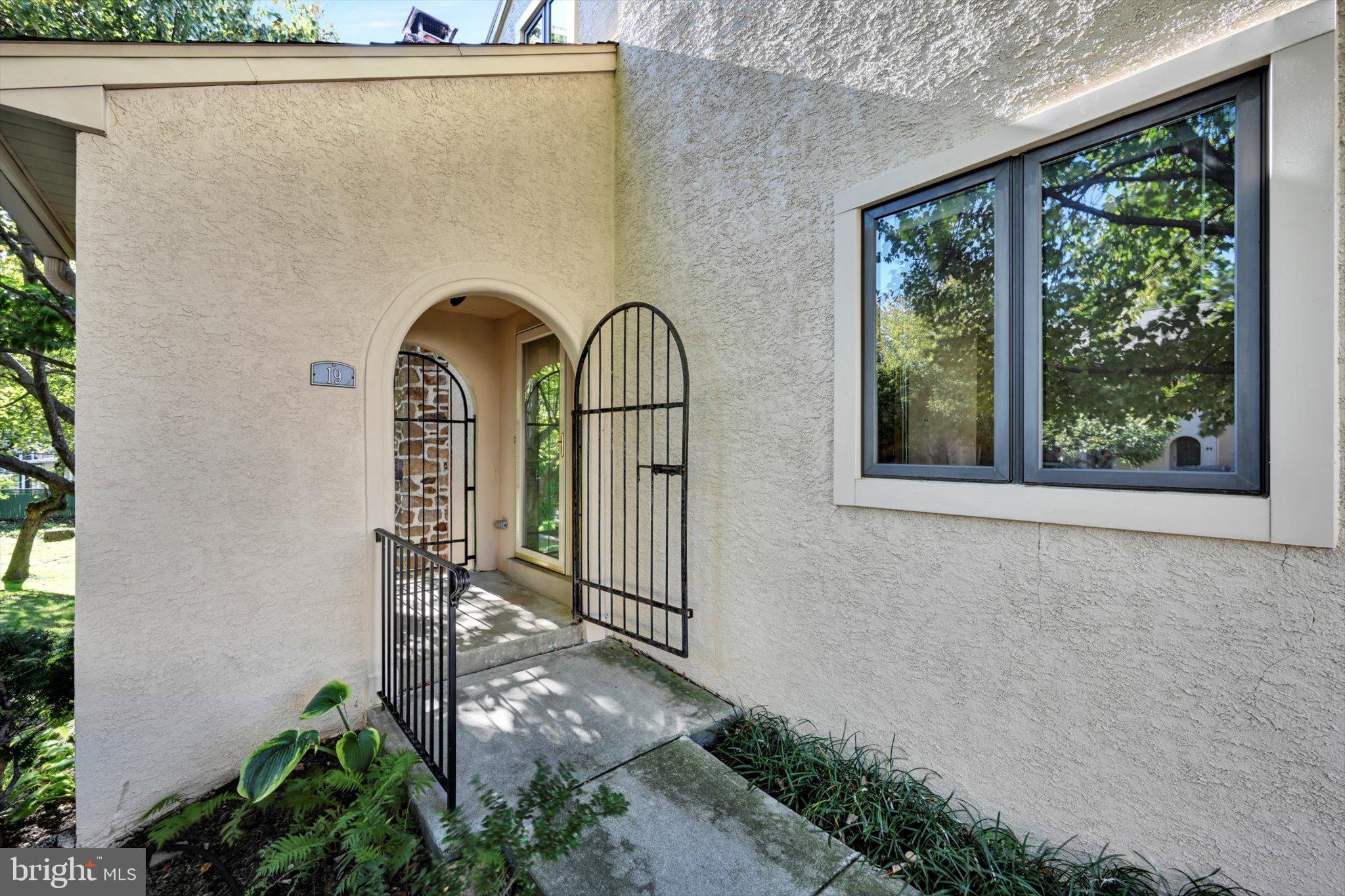 WALNUT HILL - Residential