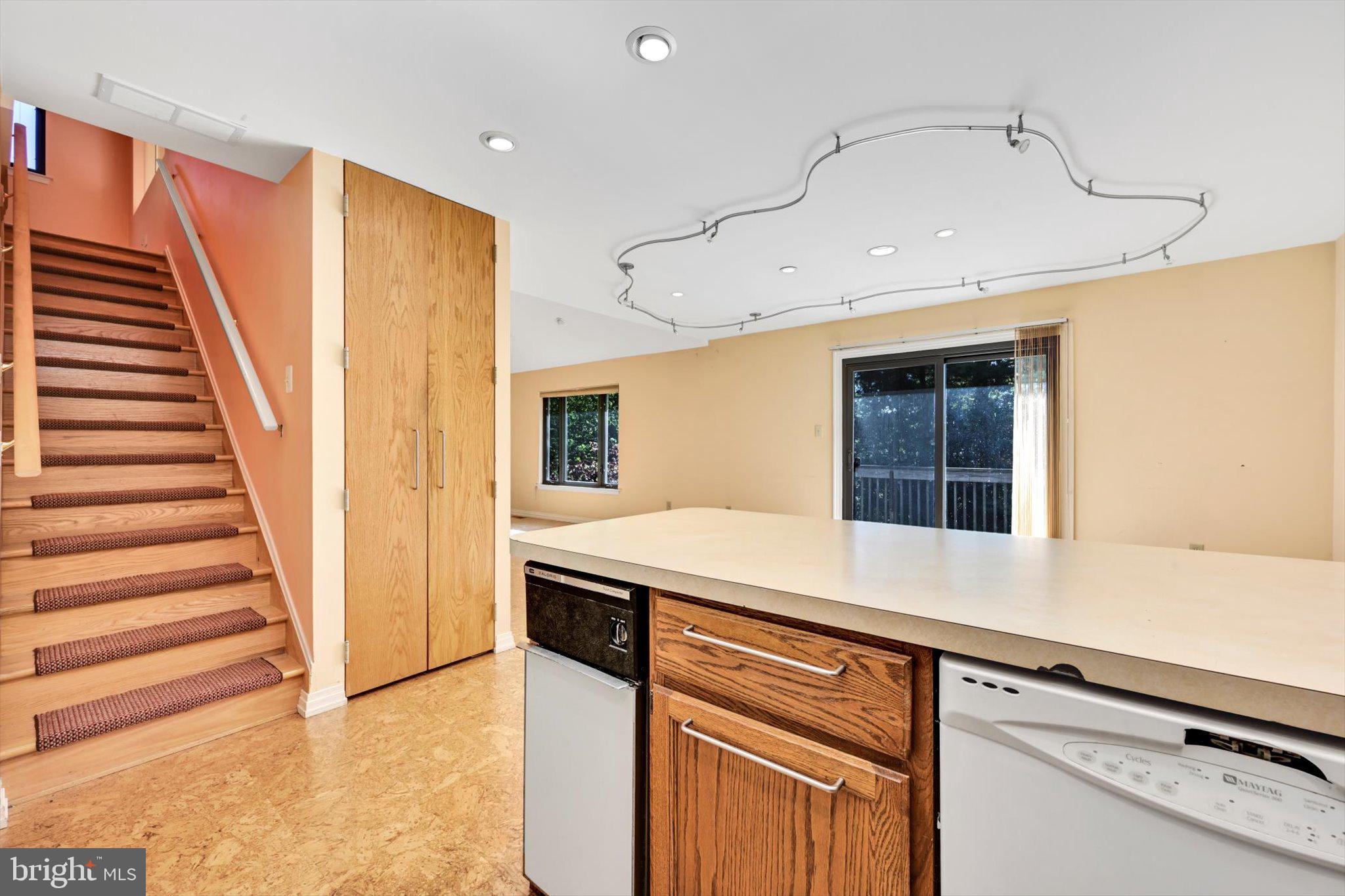 WALNUT HILL - Residential