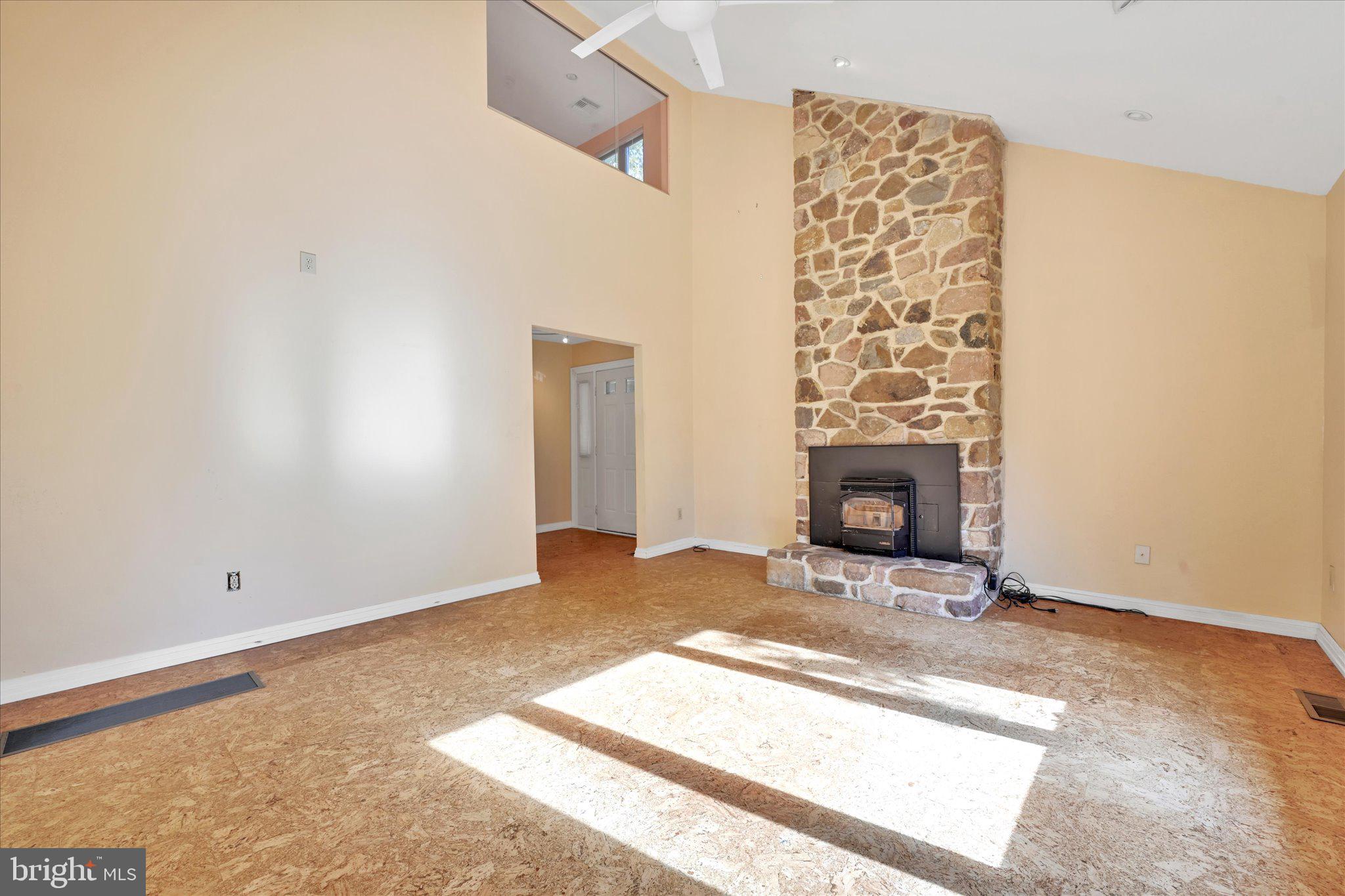 WALNUT HILL - Residential