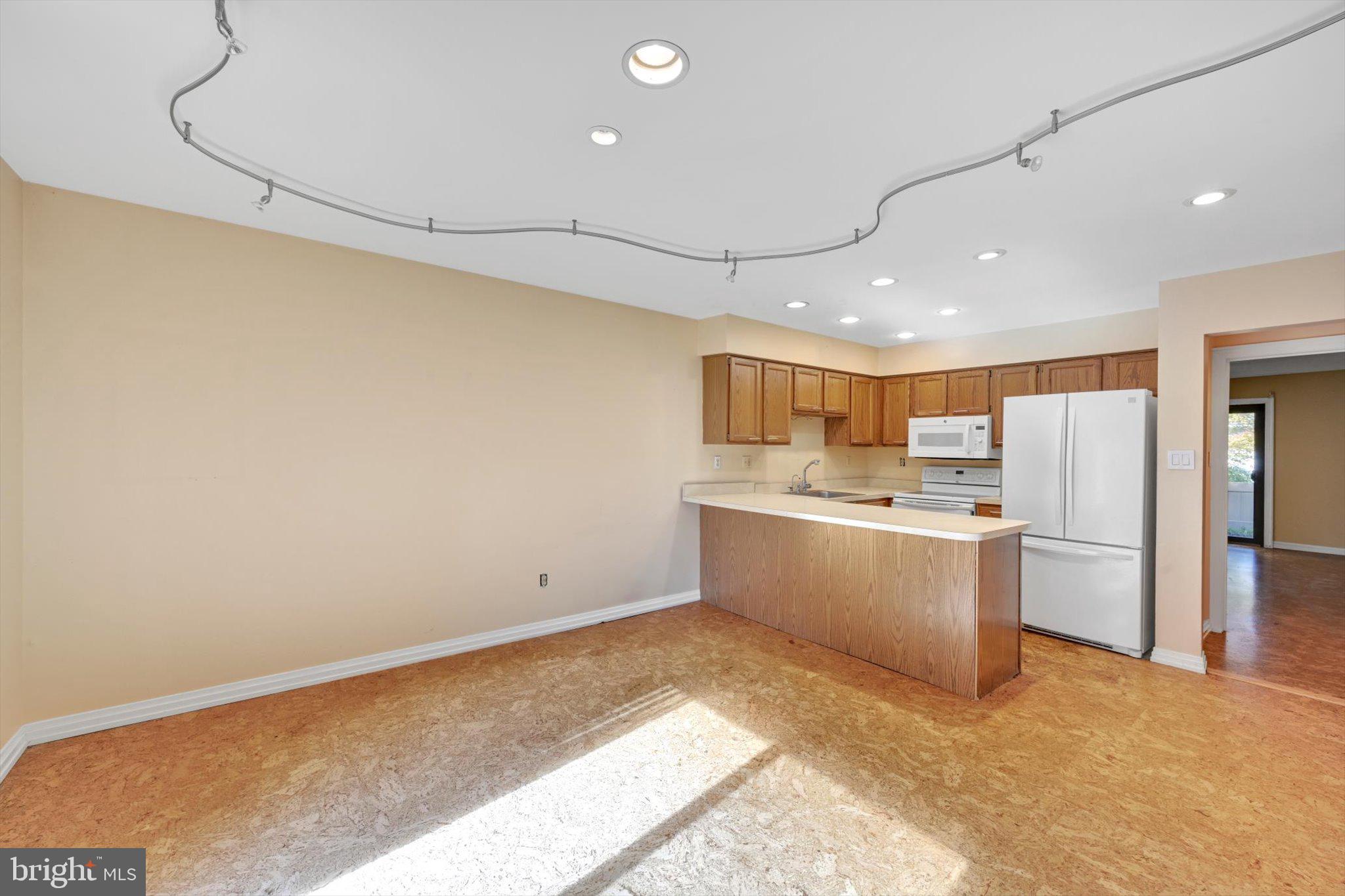 WALNUT HILL - Residential