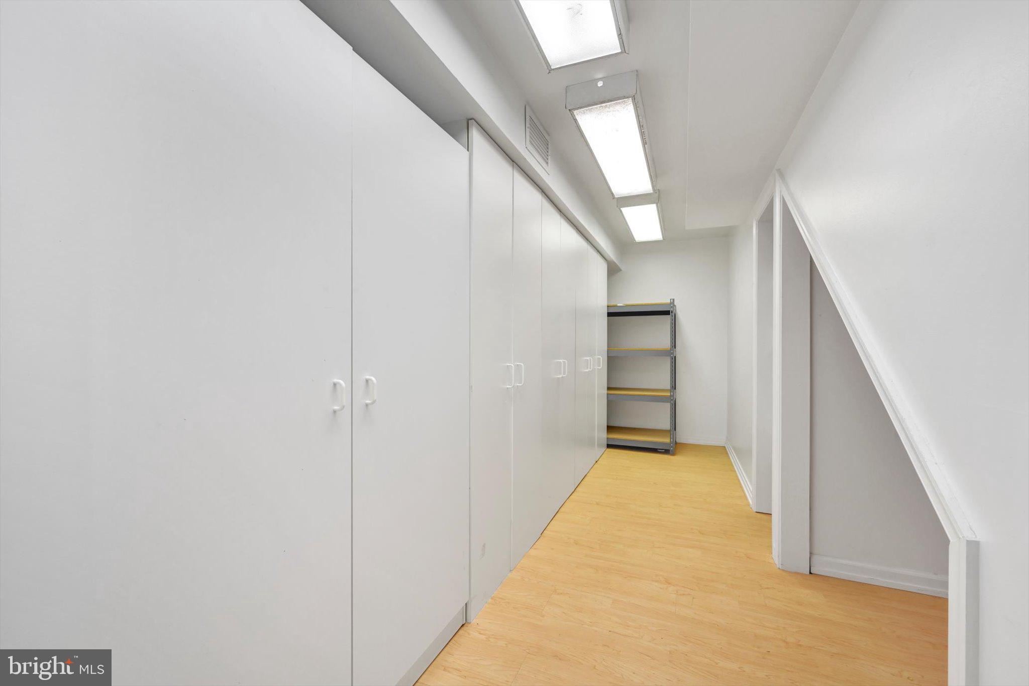 WALNUT HILL - Residential