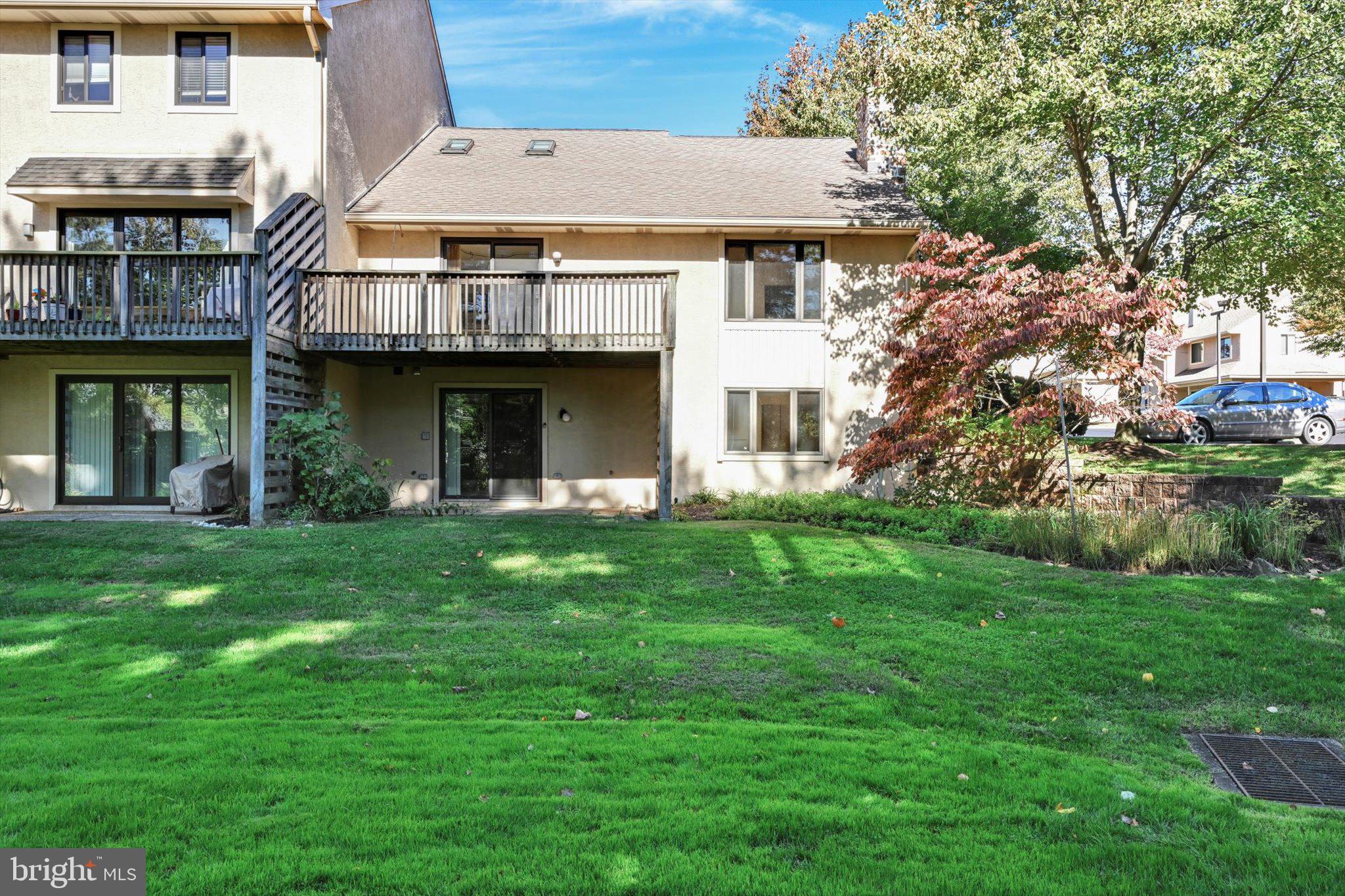WALNUT HILL - Residential