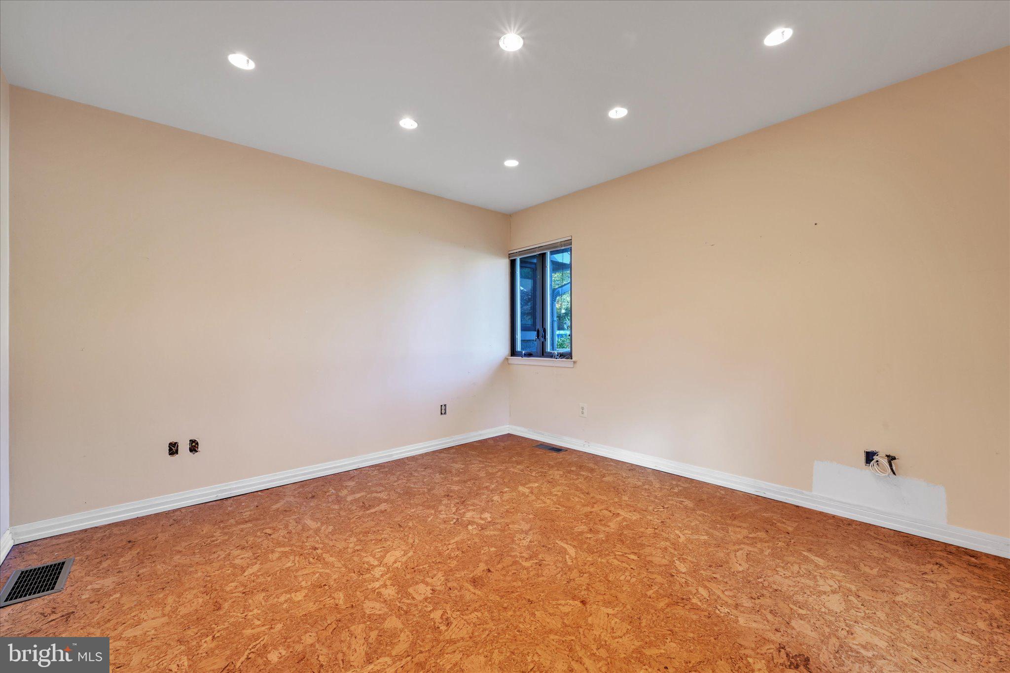WALNUT HILL - Residential