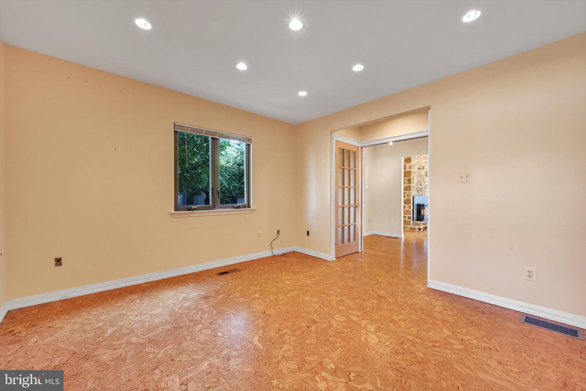 WALNUT HILL - Residential