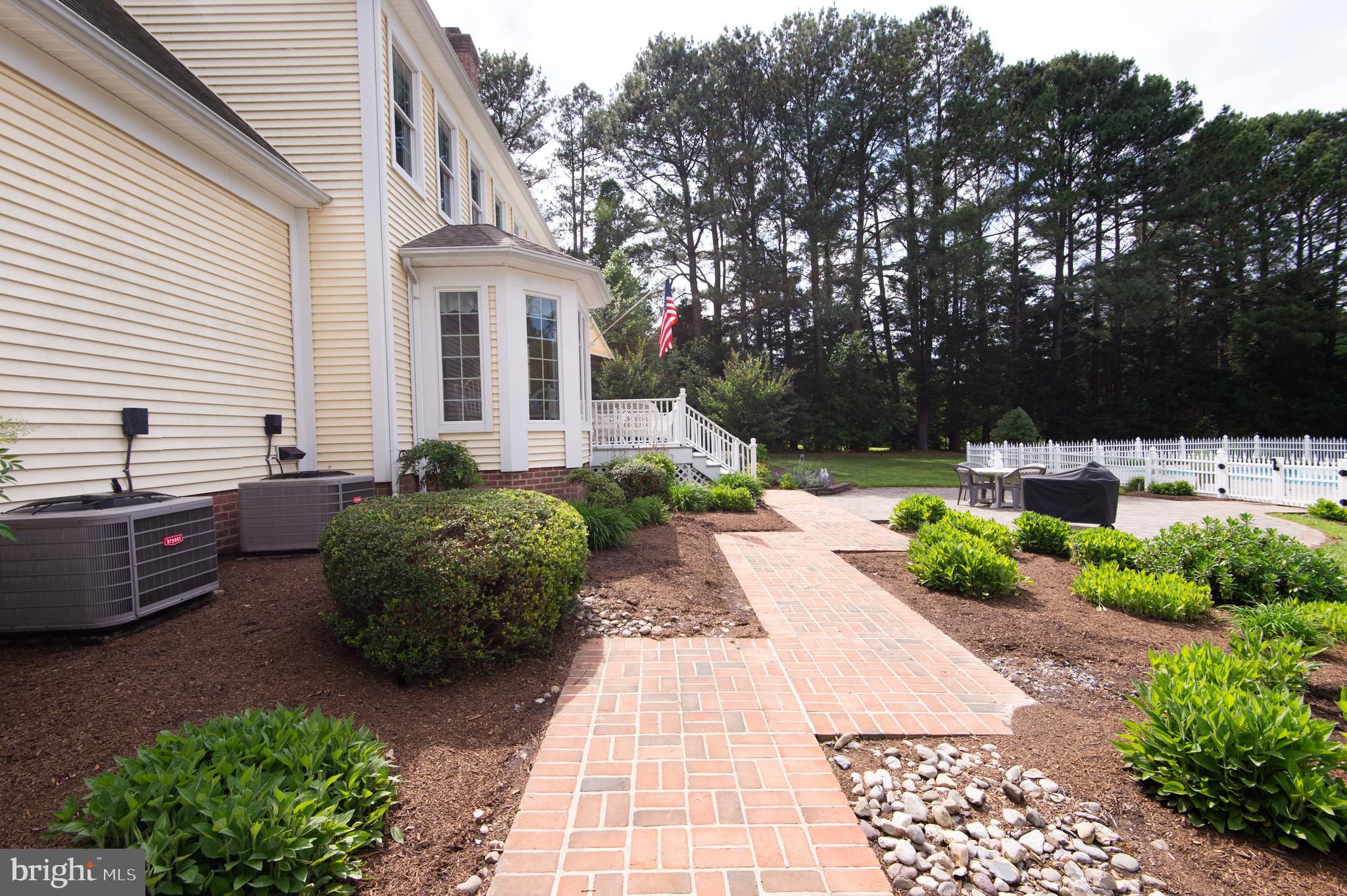 WAVERLY ISLAND ESTATES - Residential