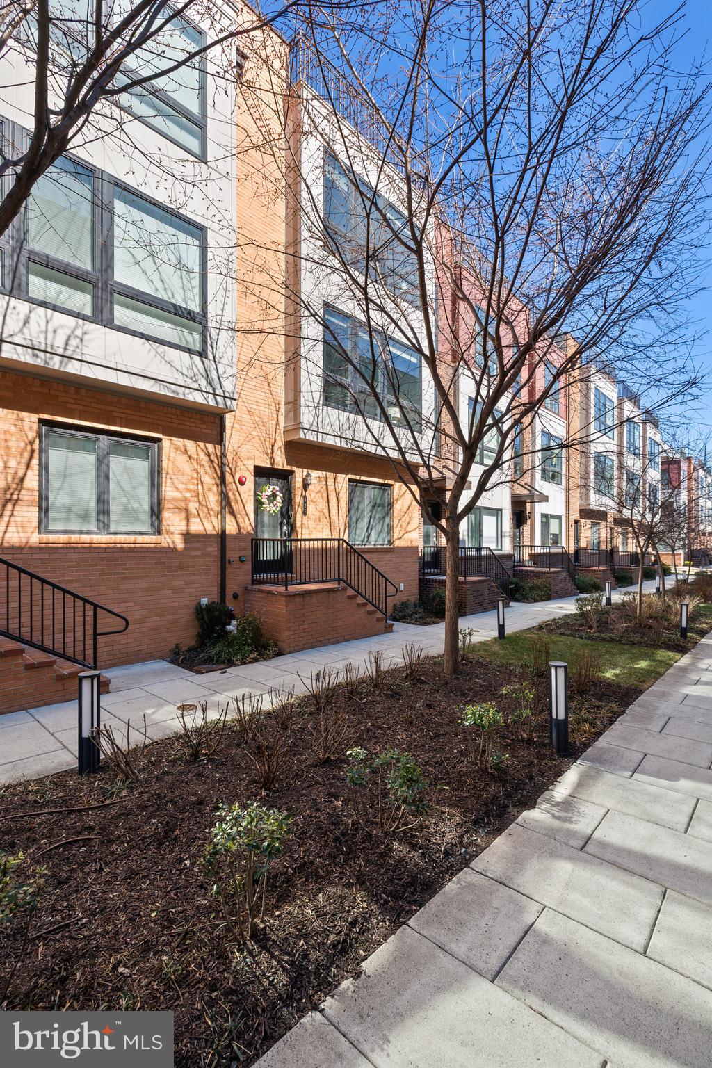 CAMERON PARK - Residential