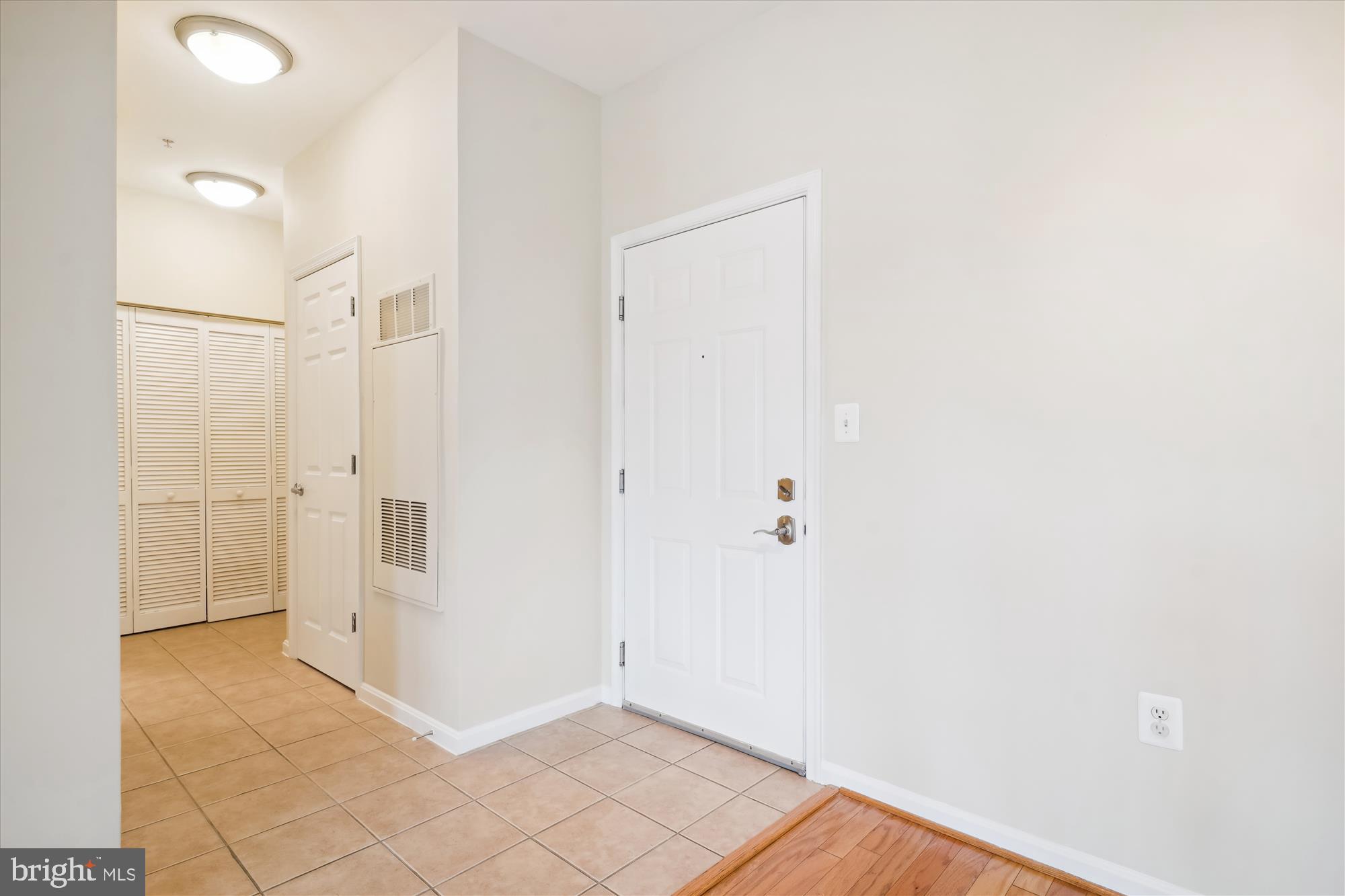 GROVE AT ARLINGTON - Residential