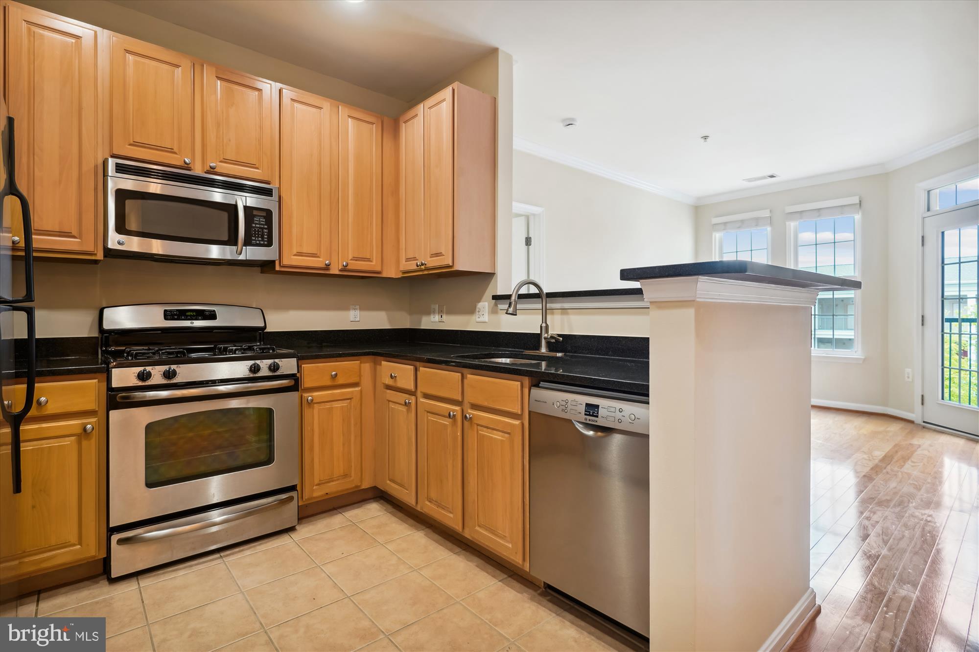 GROVE AT ARLINGTON - Residential