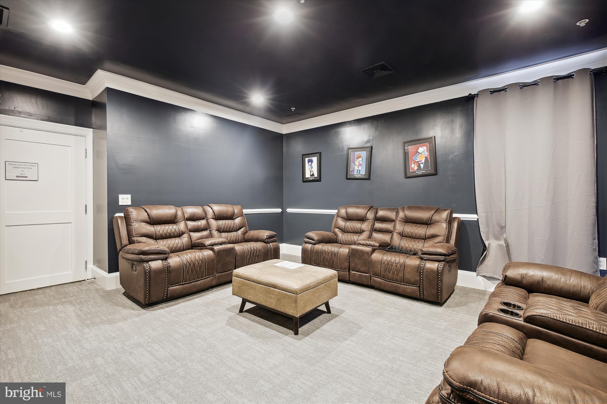 GROVE AT ARLINGTON - Residential