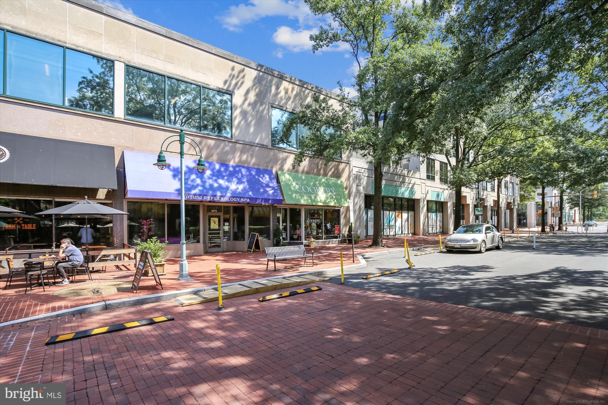 GROVE AT ARLINGTON - Residential