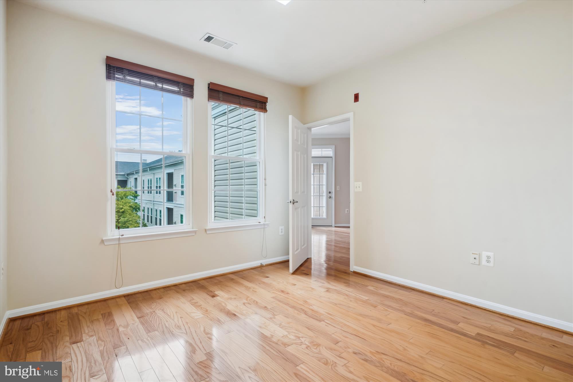 GROVE AT ARLINGTON - Residential