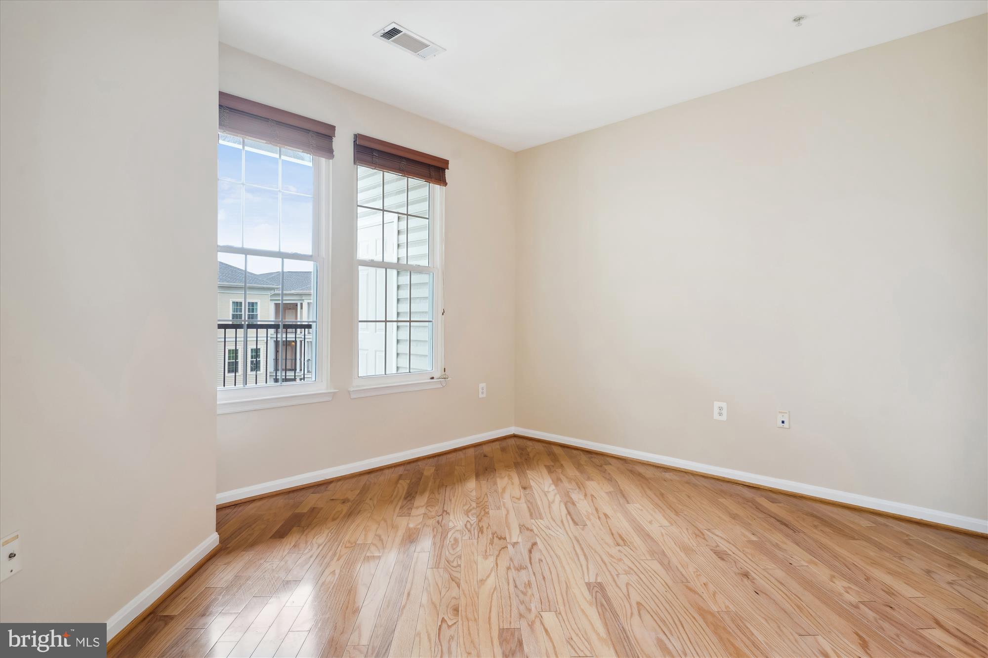 GROVE AT ARLINGTON - Residential