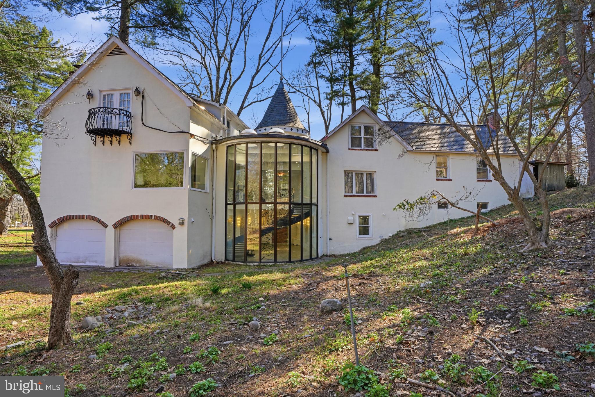 STROUDSBURG - Residential