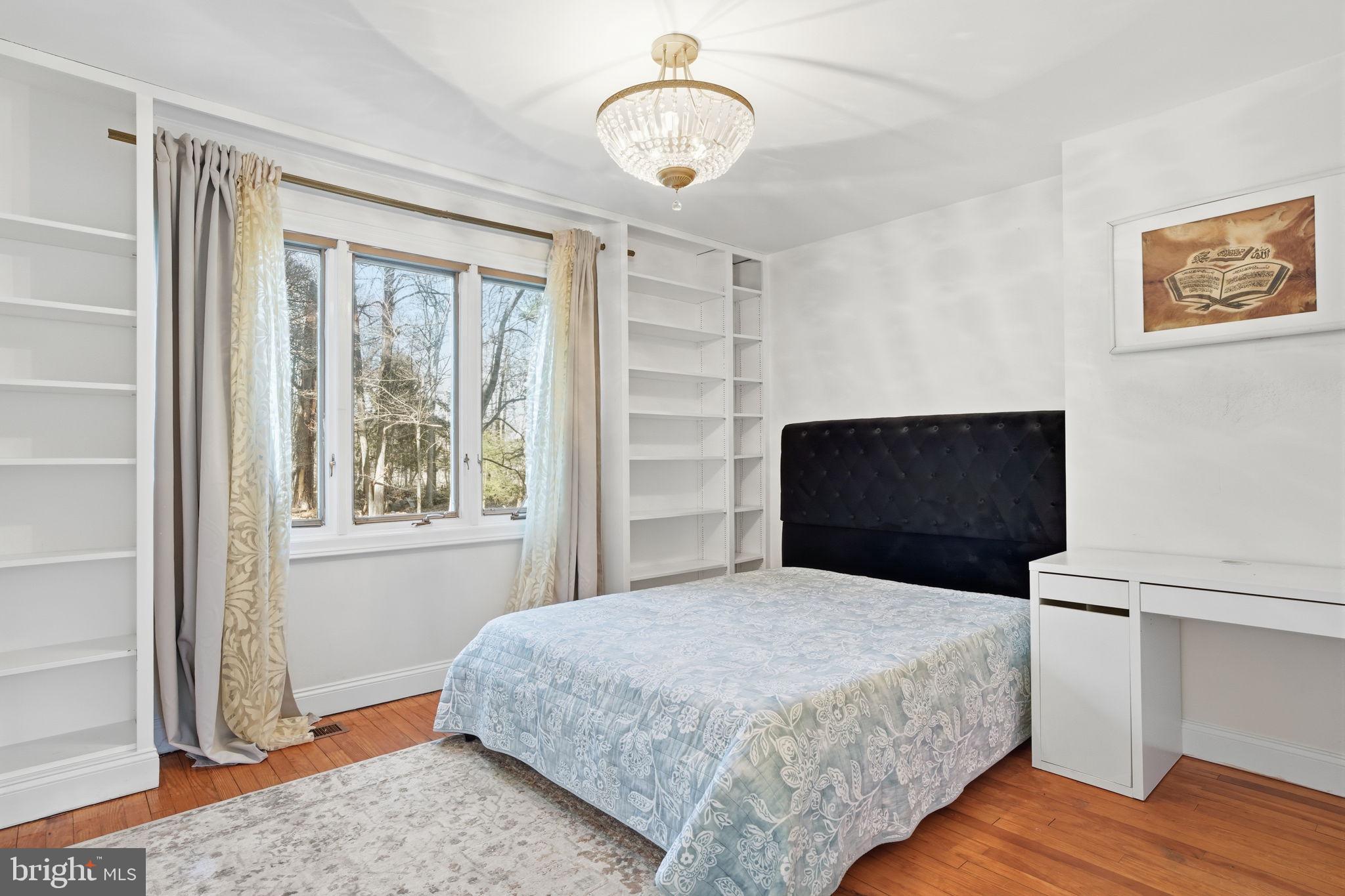 STROUDSBURG - Residential