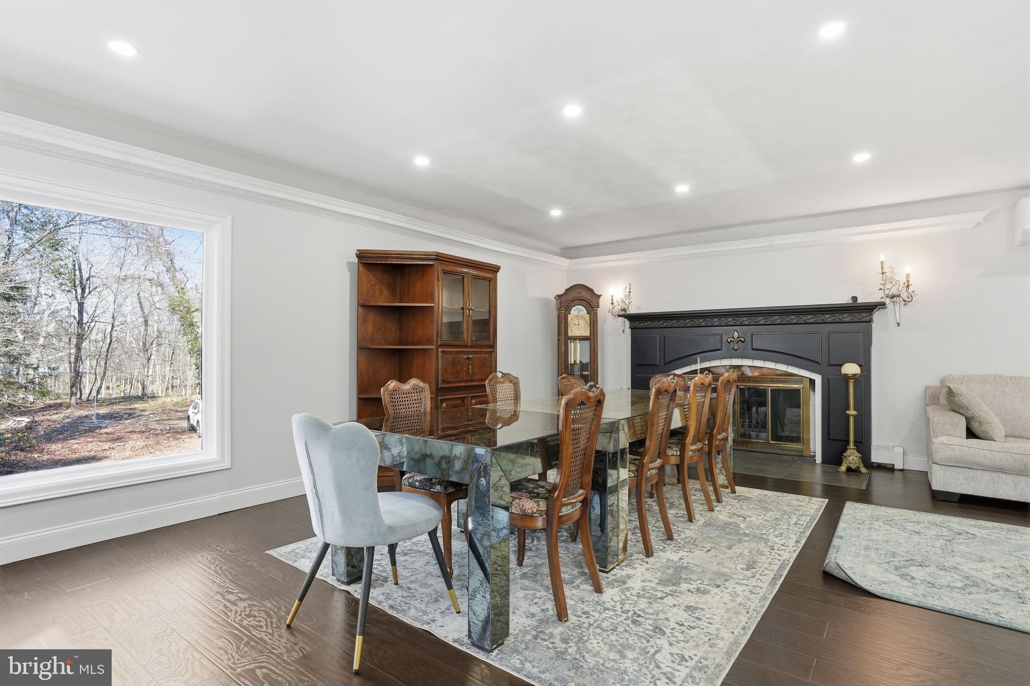 STROUDSBURG - Residential