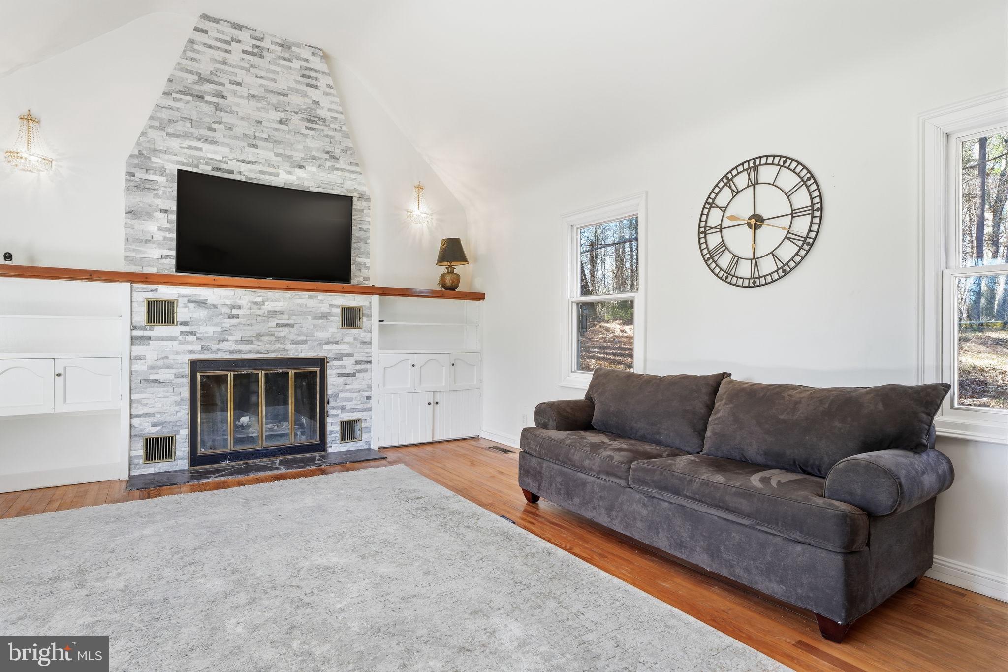 STROUDSBURG - Residential
