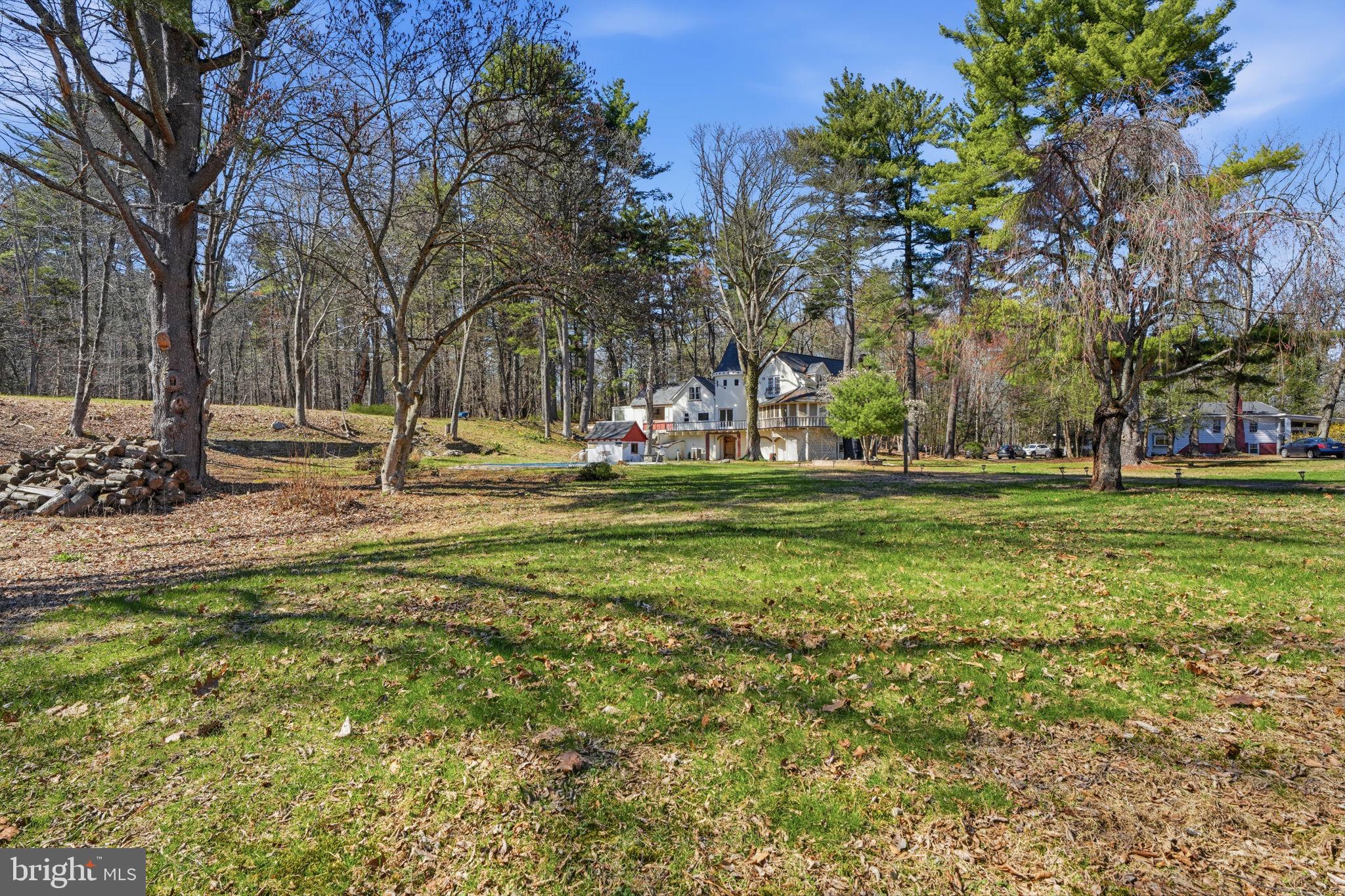 STROUDSBURG - Residential