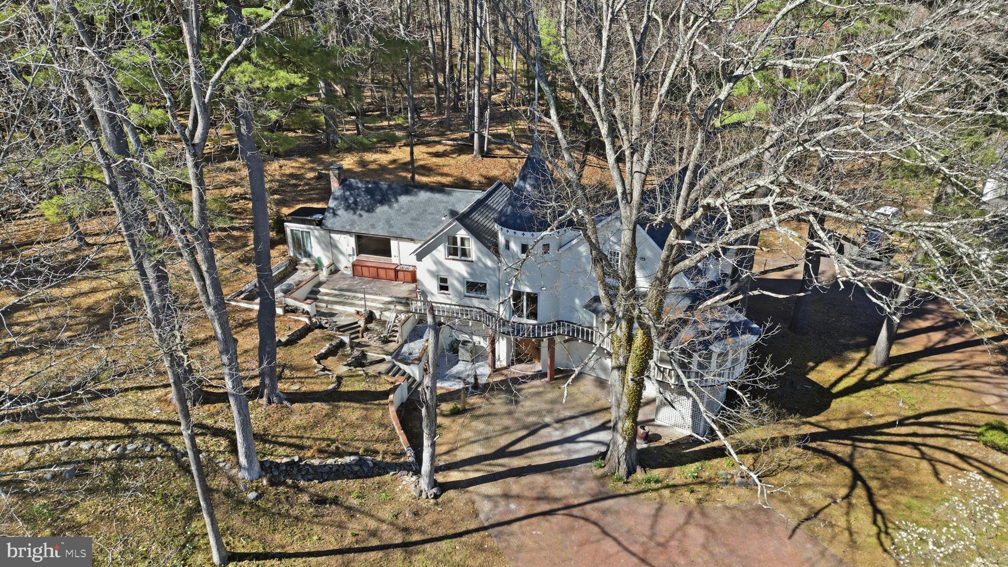 STROUDSBURG - Residential