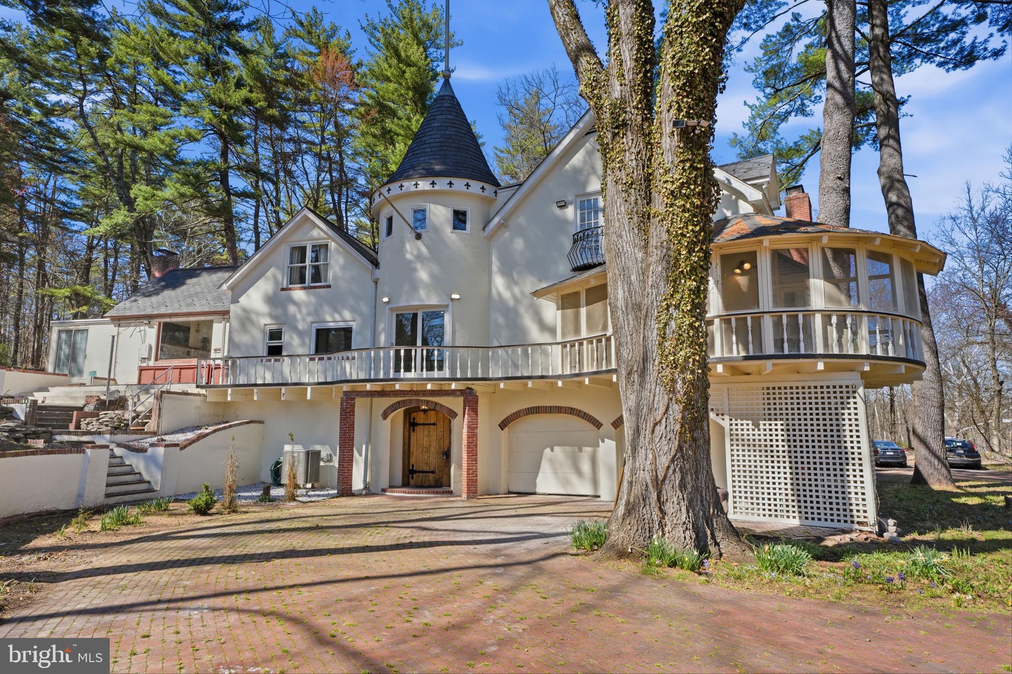STROUDSBURG - Residential