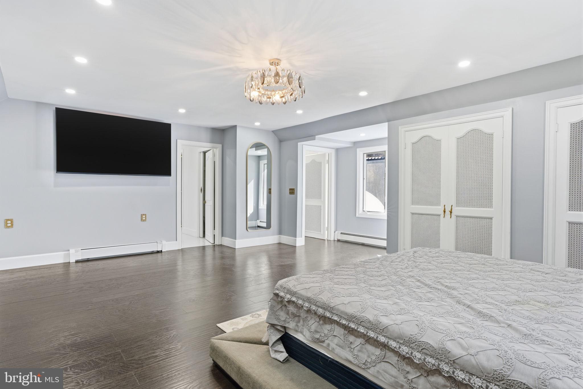 STROUDSBURG - Residential