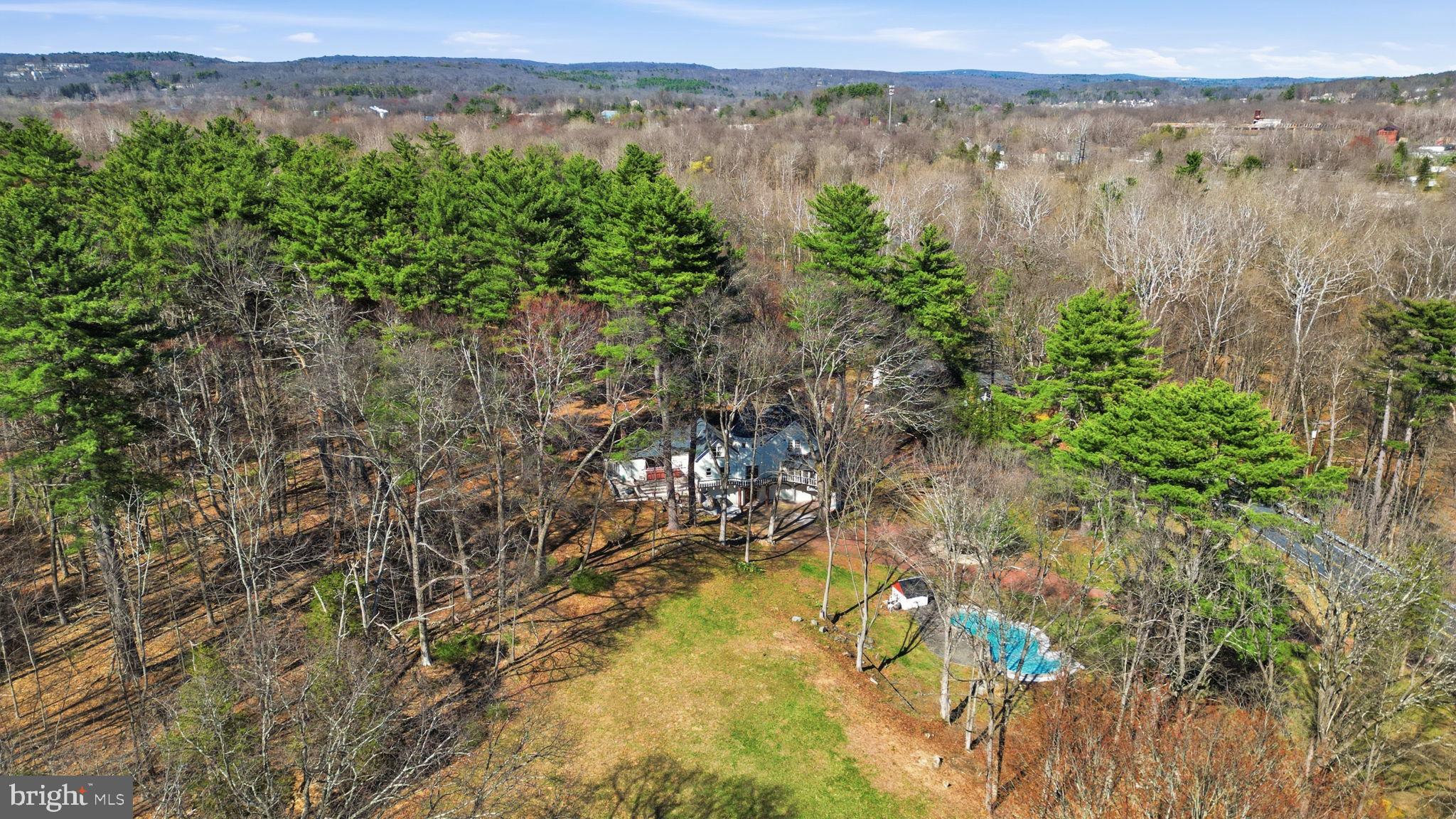 STROUDSBURG - Residential
