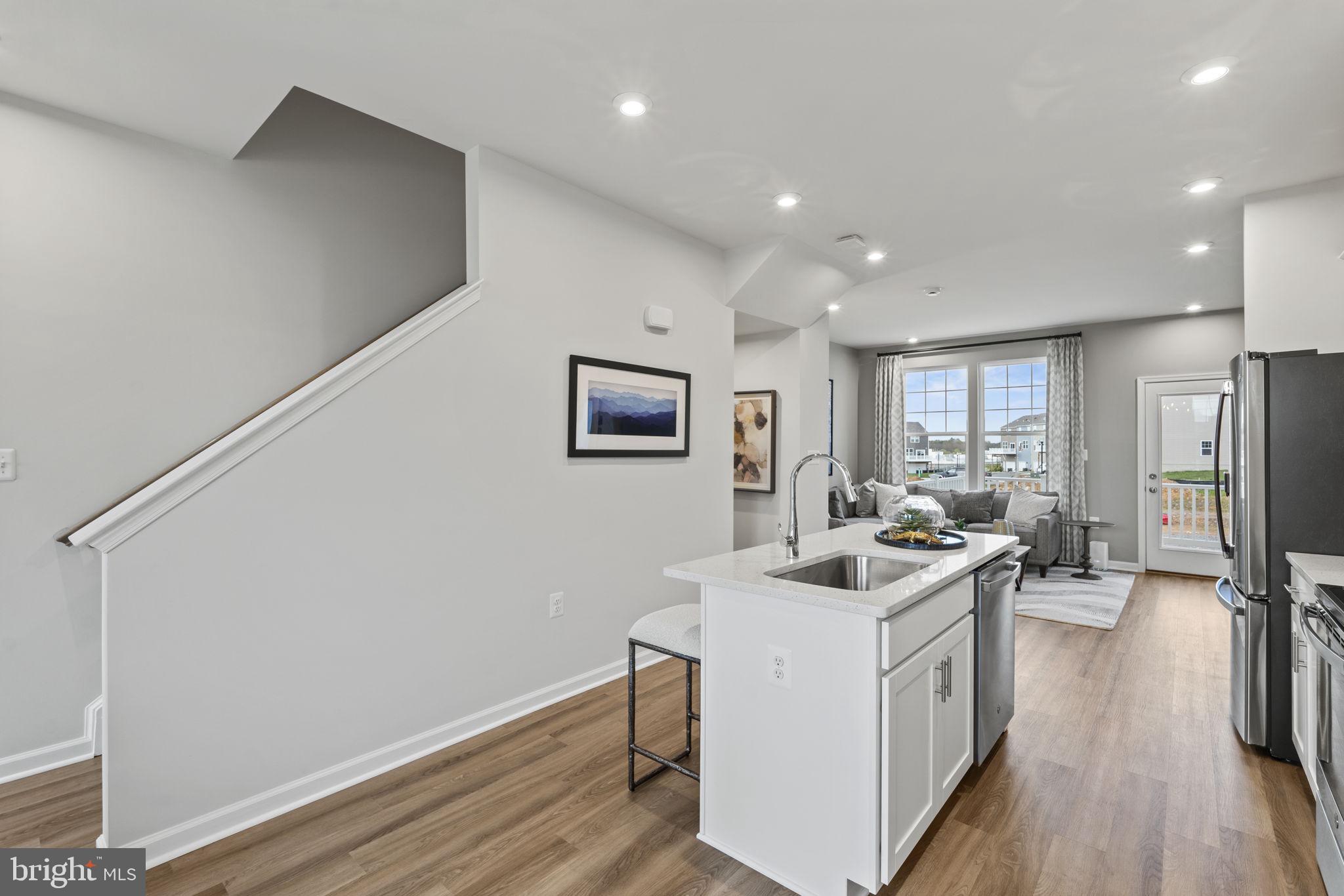 PRESIDENTS POINTE - Residential