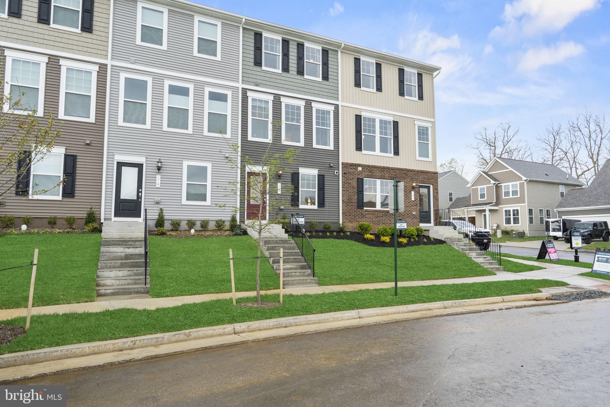 PRESIDENTS POINTE - Residential