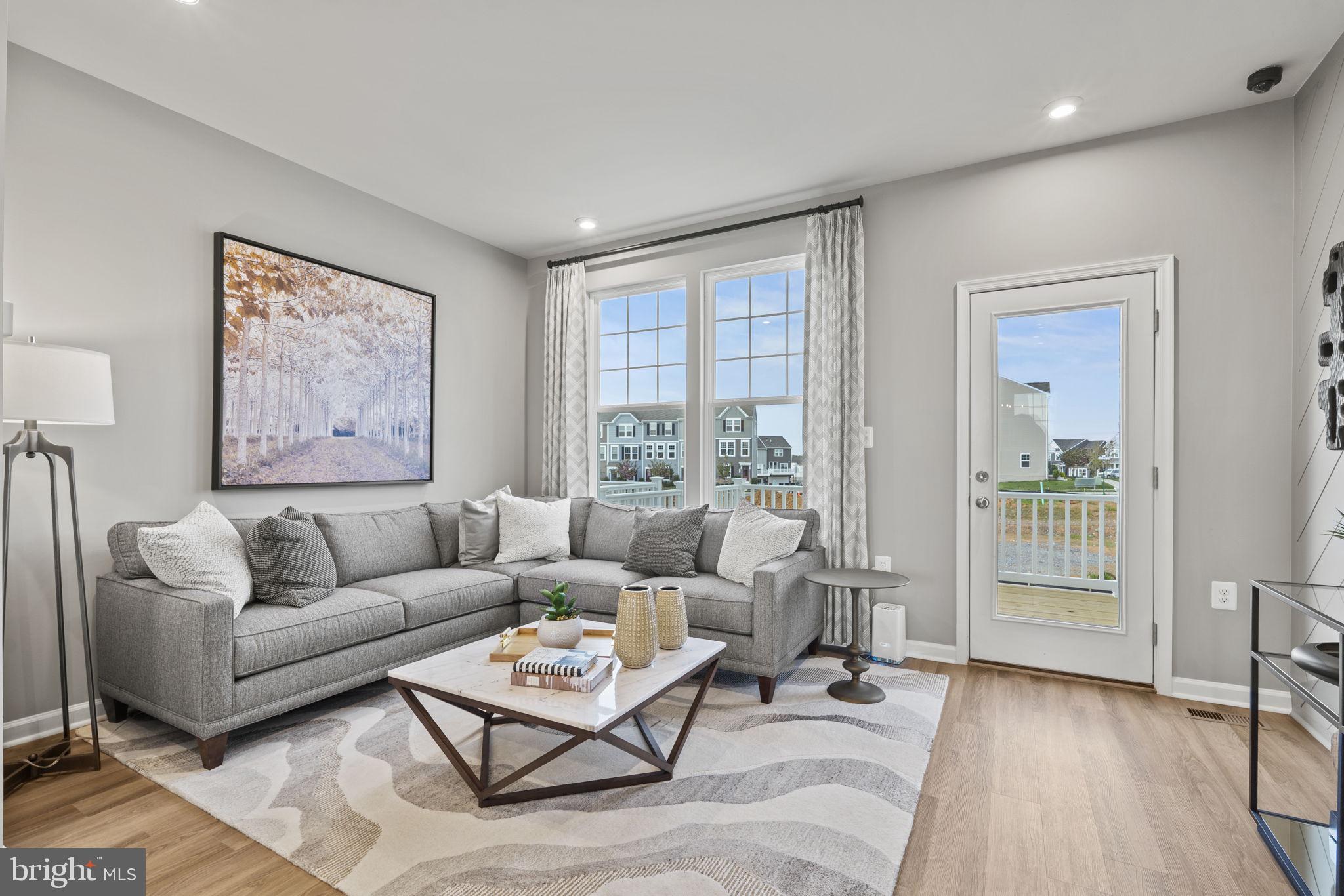 PRESIDENTS POINTE - Residential