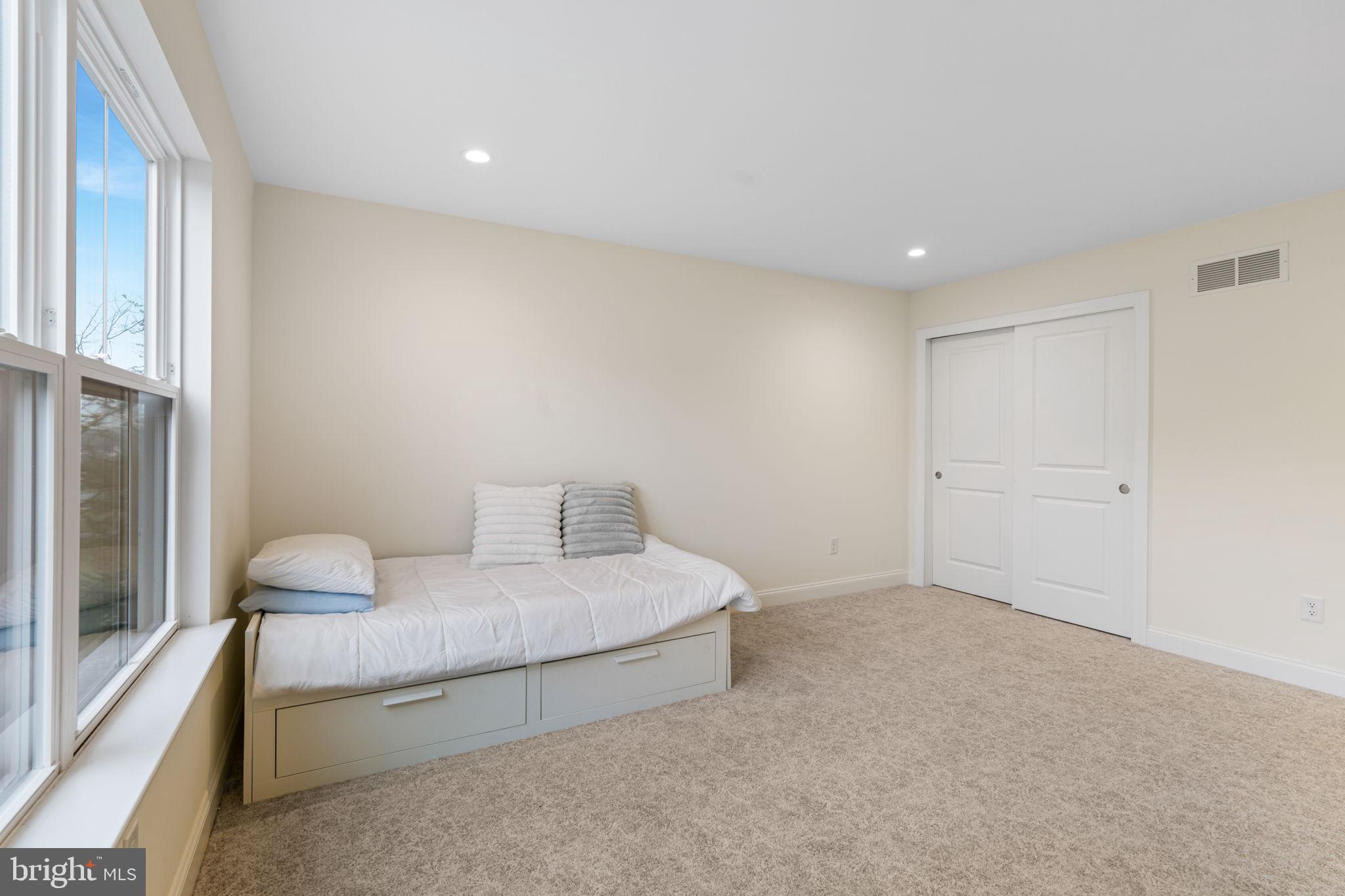 OAK RIDGE - Residential