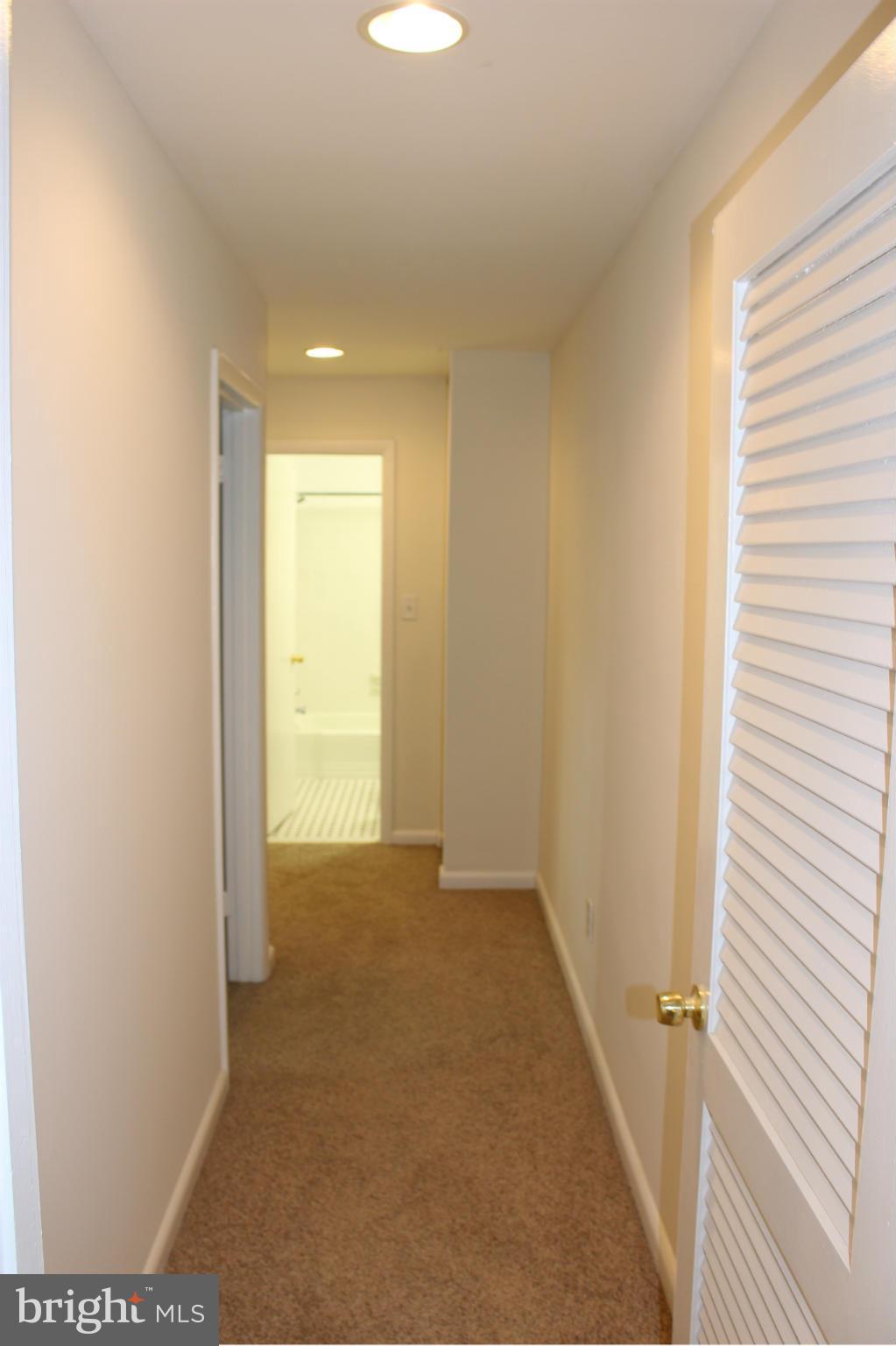 PARKSIDE CONDOMINIUMS - Residential Lease