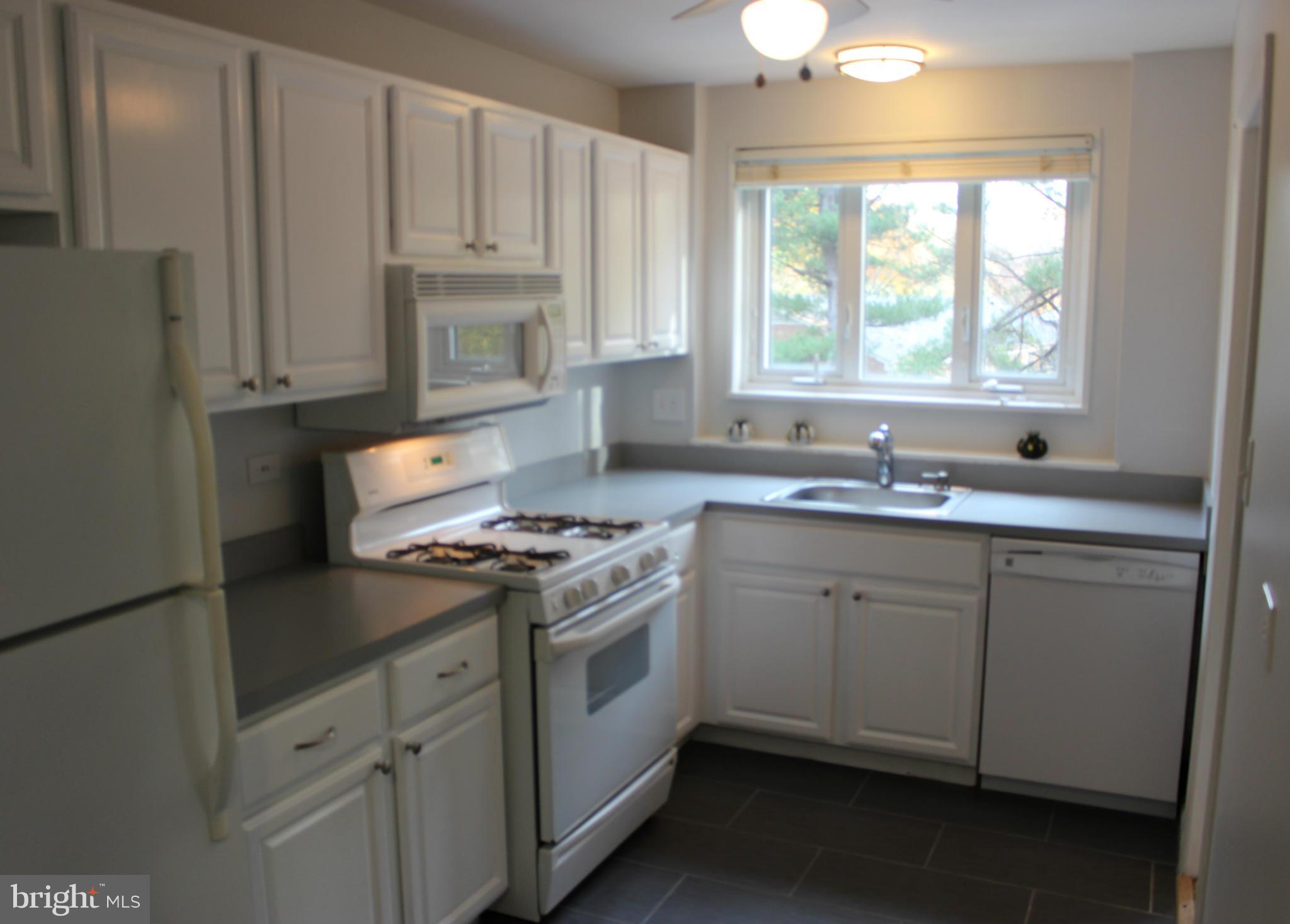 PARKSIDE CONDOMINIUMS - Residential Lease