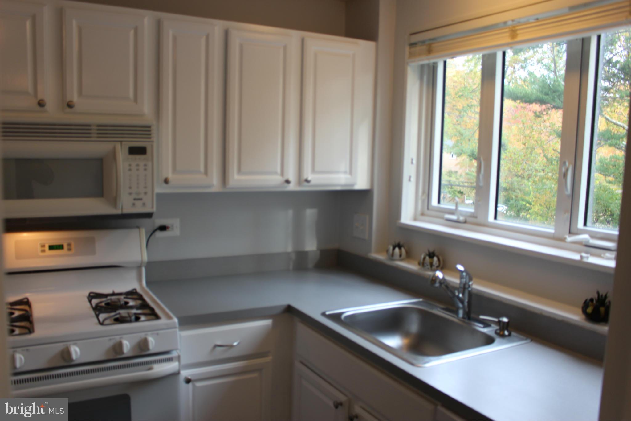 PARKSIDE CONDOMINIUMS - Residential Lease