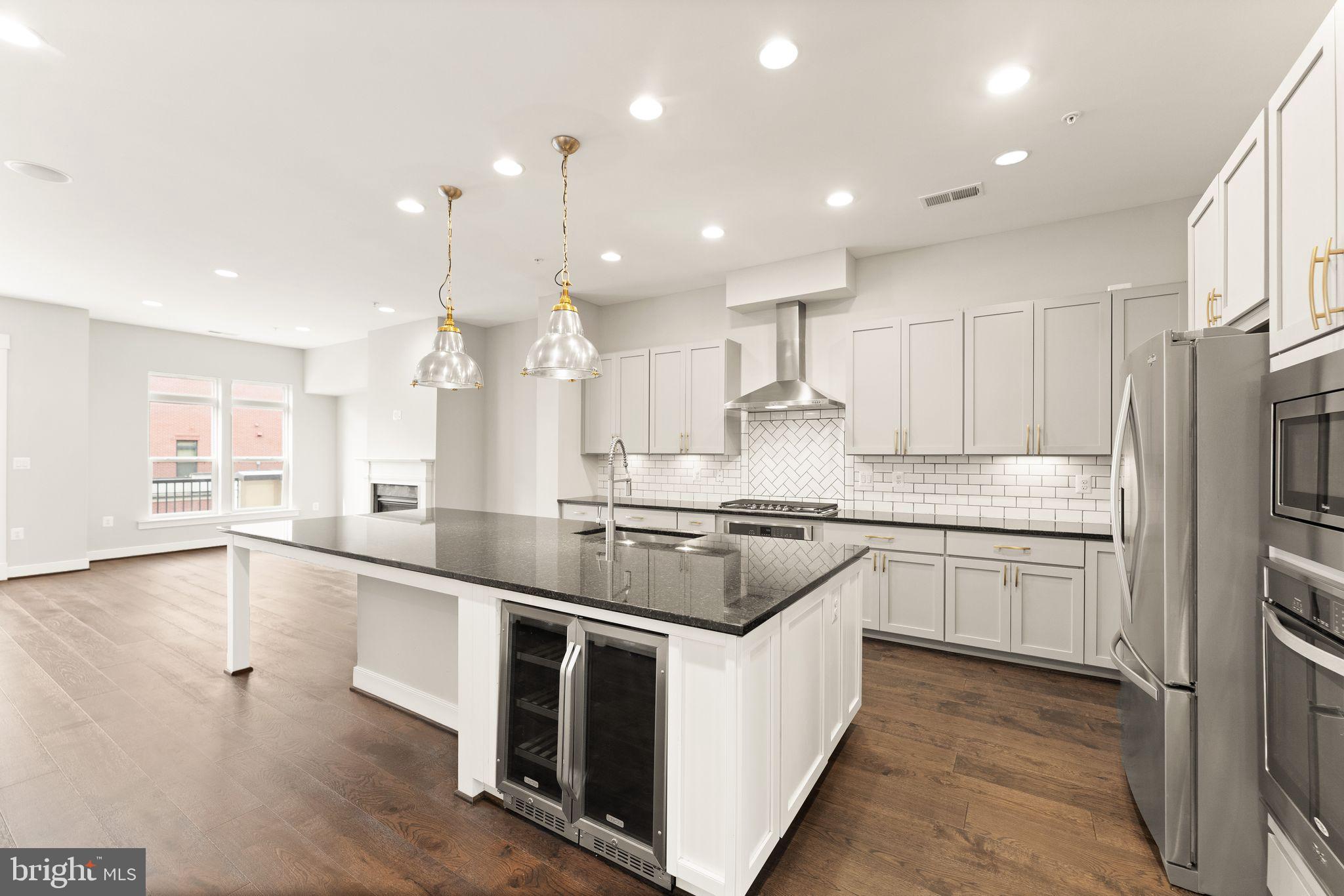CRESCENT PLACE - Residential