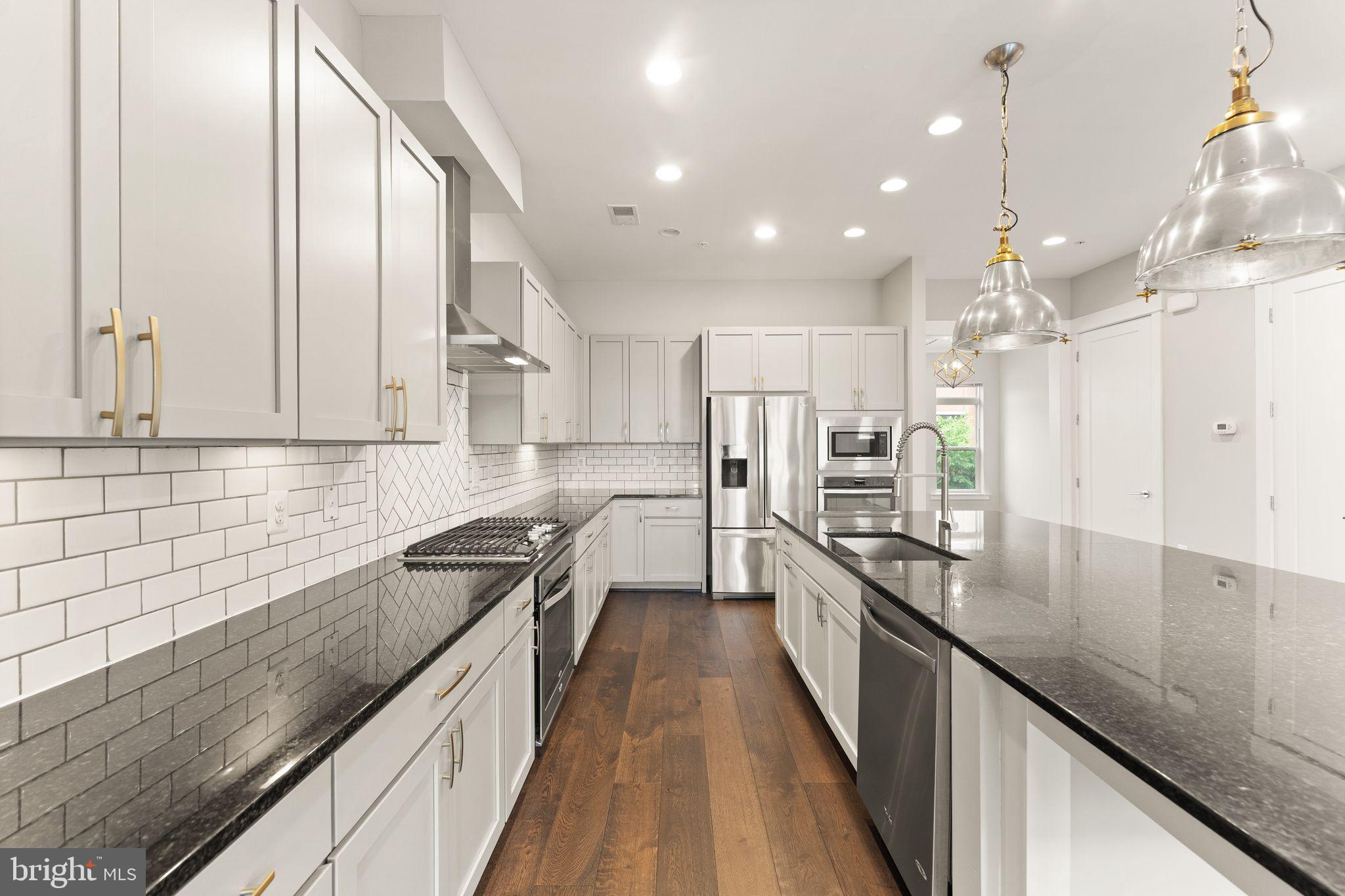 CRESCENT PLACE - Residential