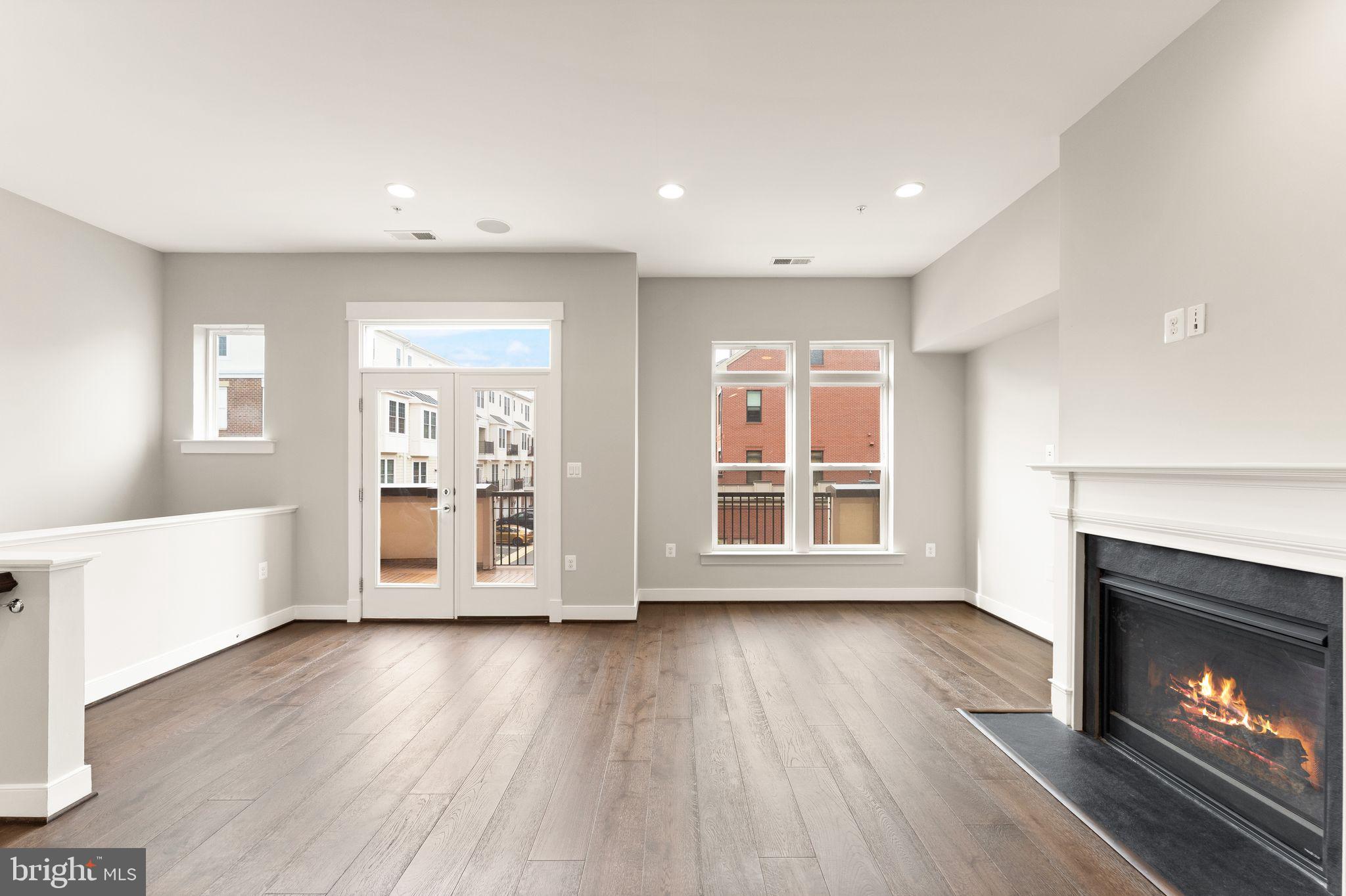 CRESCENT PLACE - Residential