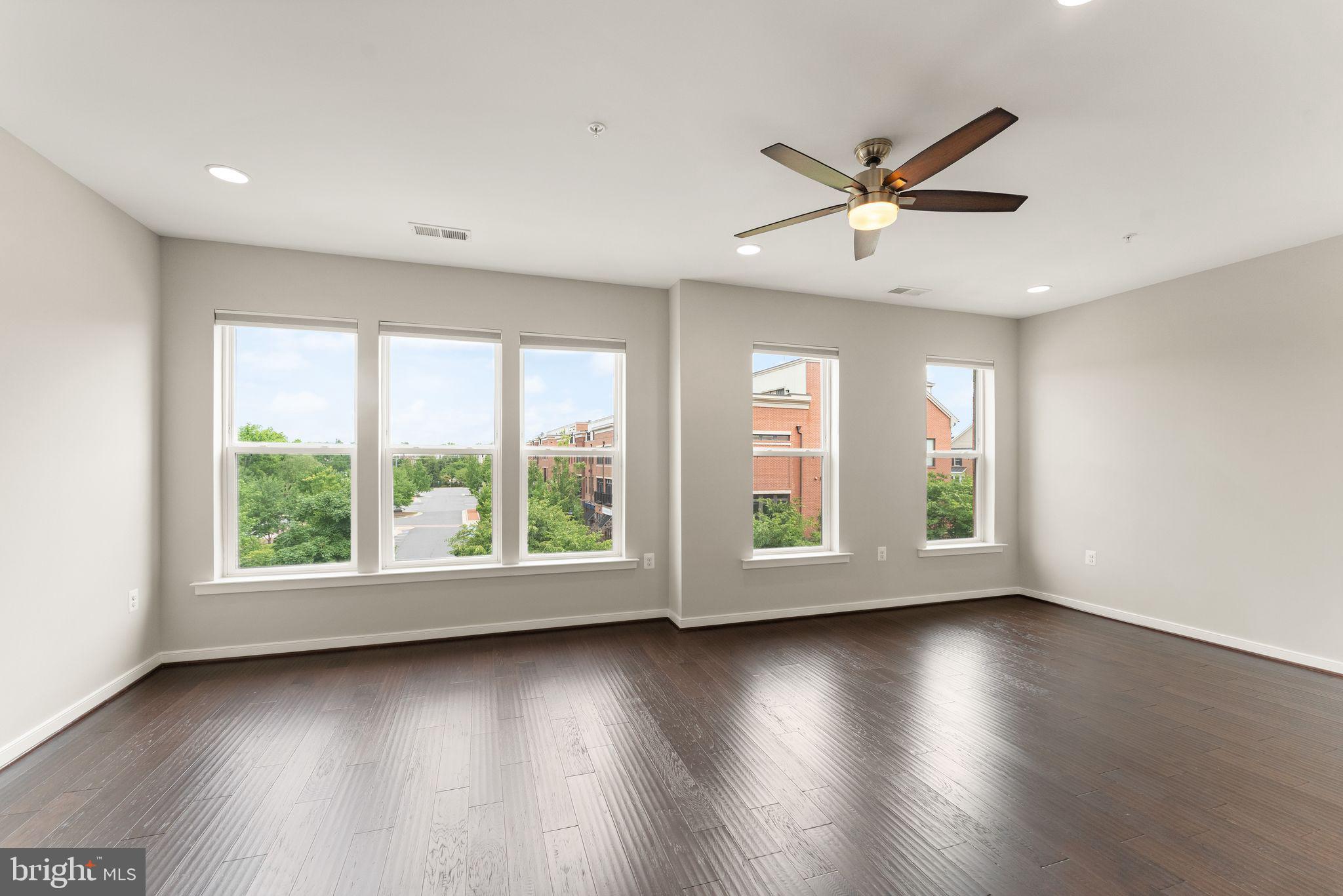 CRESCENT PLACE - Residential