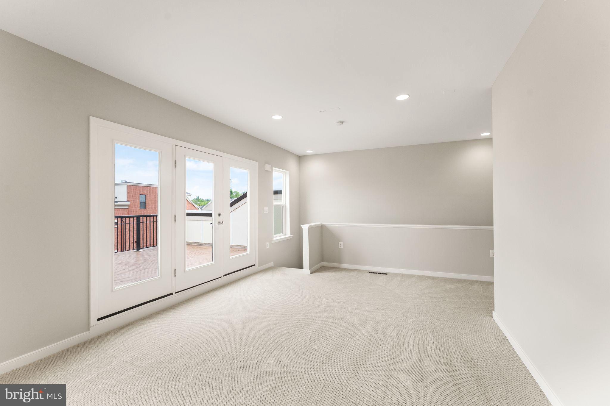 CRESCENT PLACE - Residential