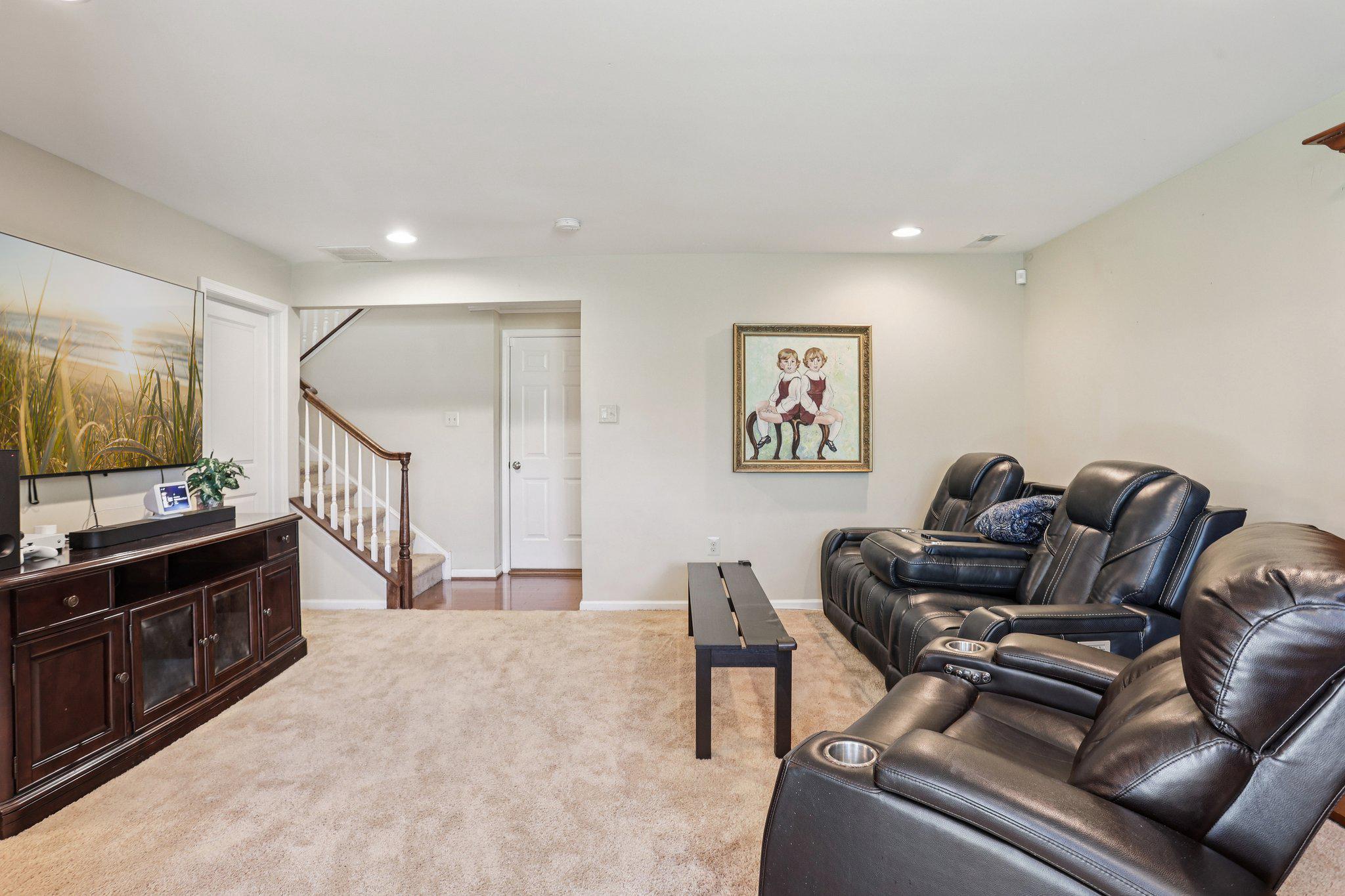 WILLIAMSON SQUARE - Residential