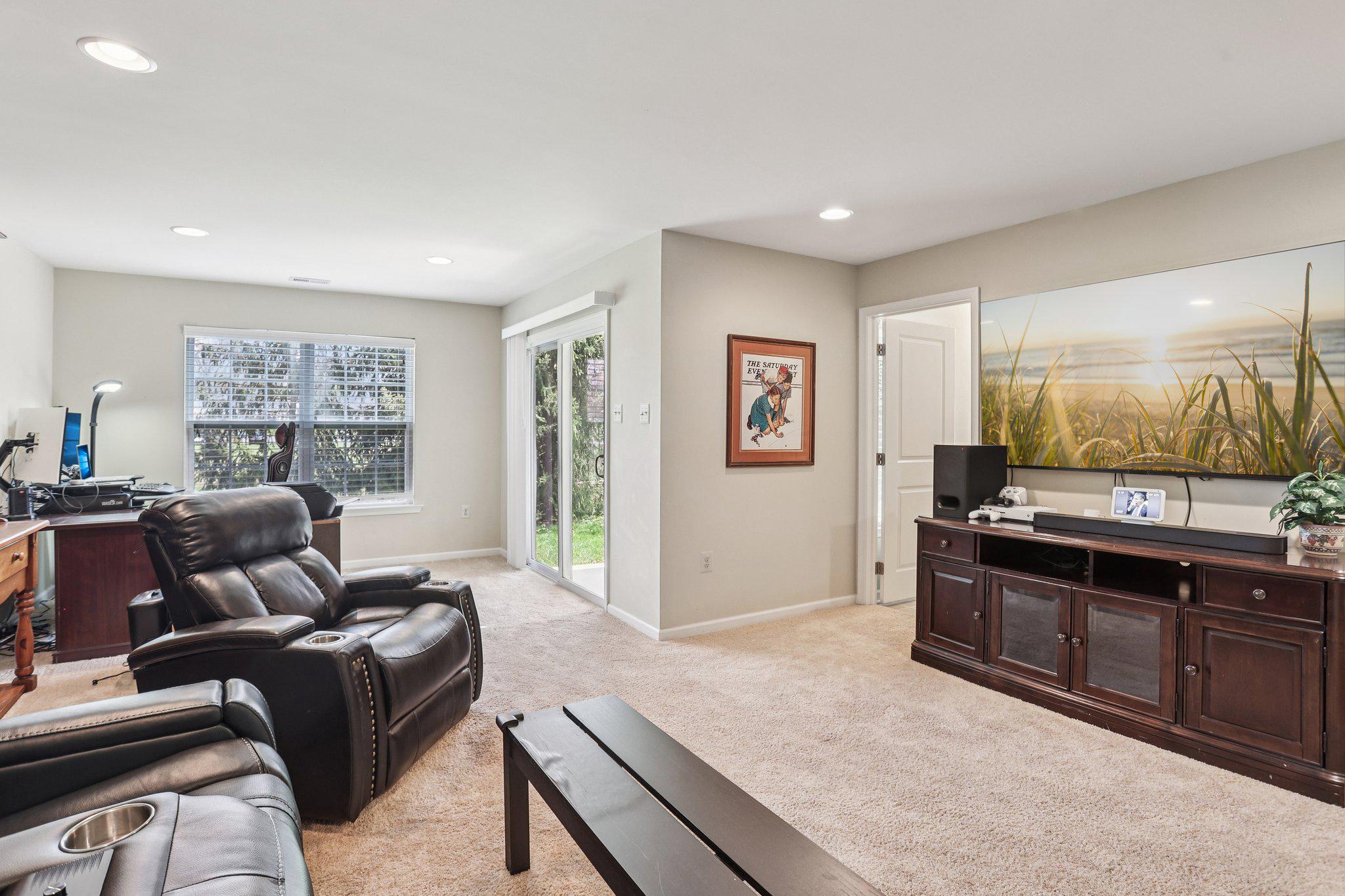 WILLIAMSON SQUARE - Residential