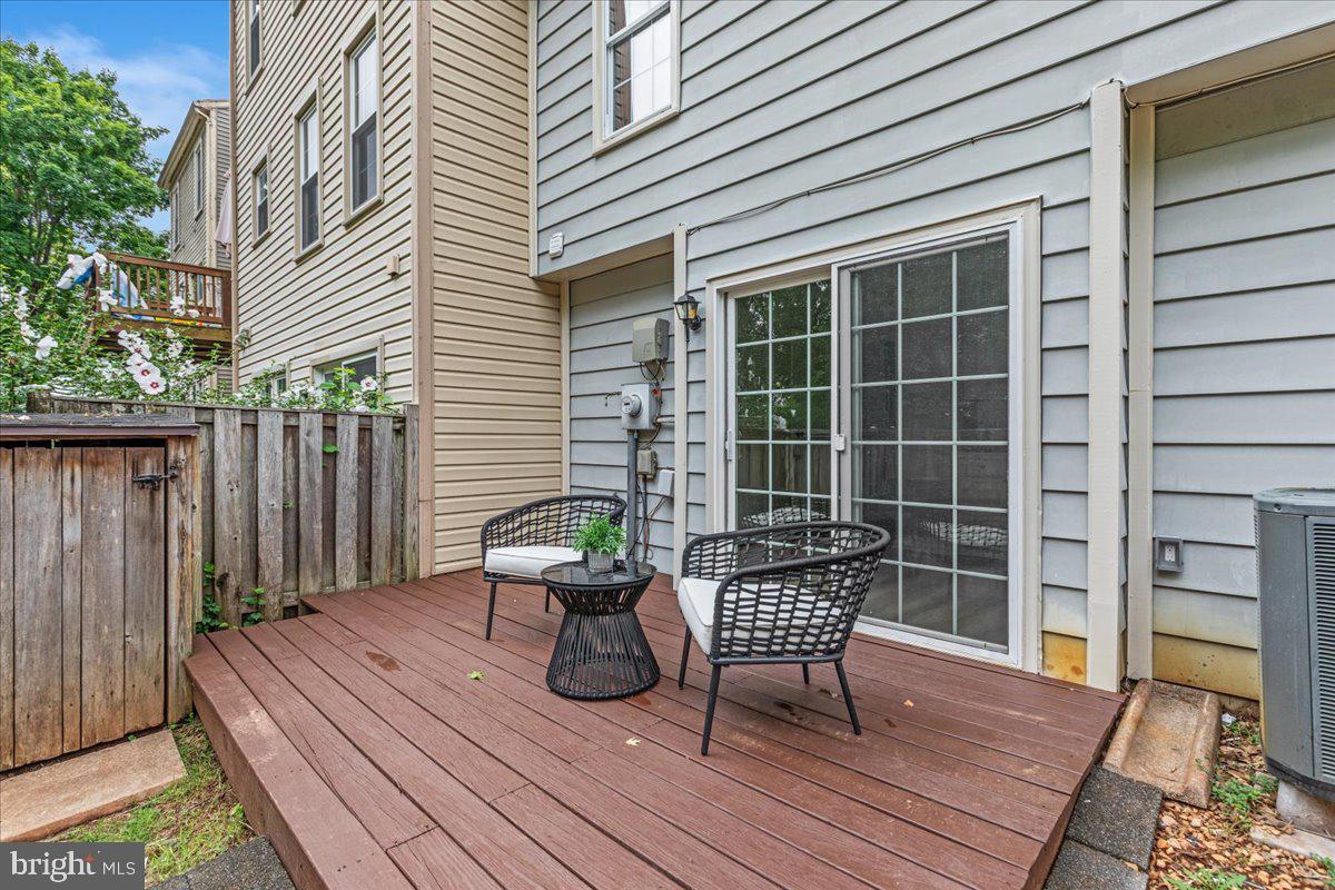 STONINGTON - Residential