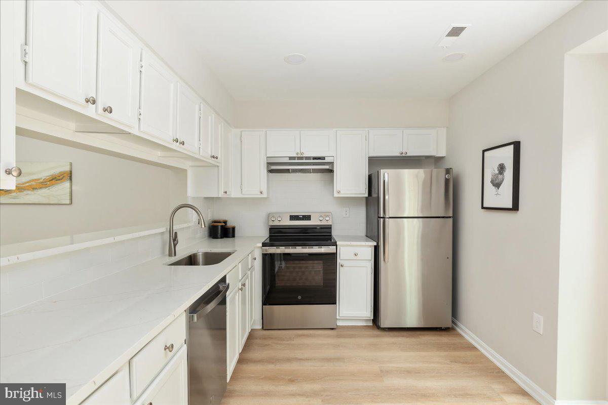 STONINGTON - Residential