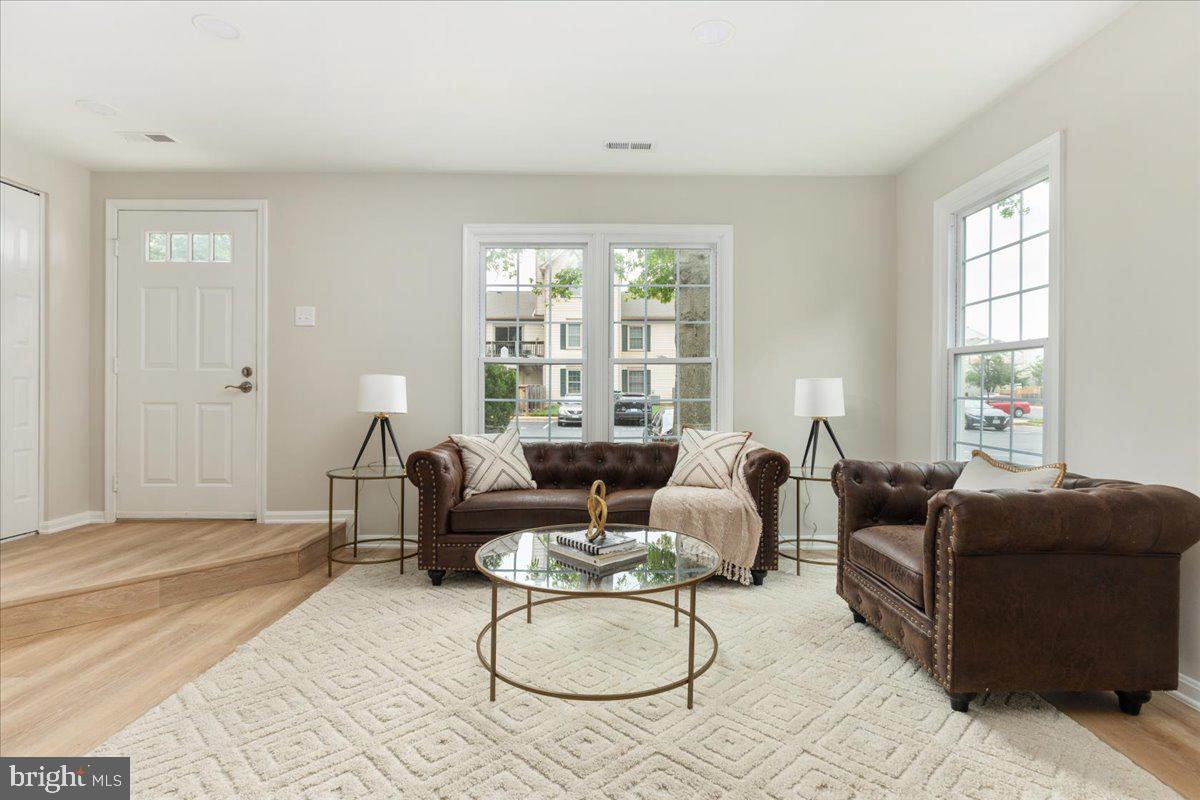 STONINGTON - Residential