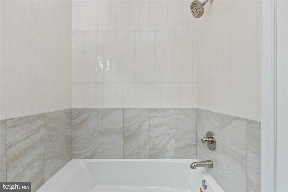 STONINGTON - Residential